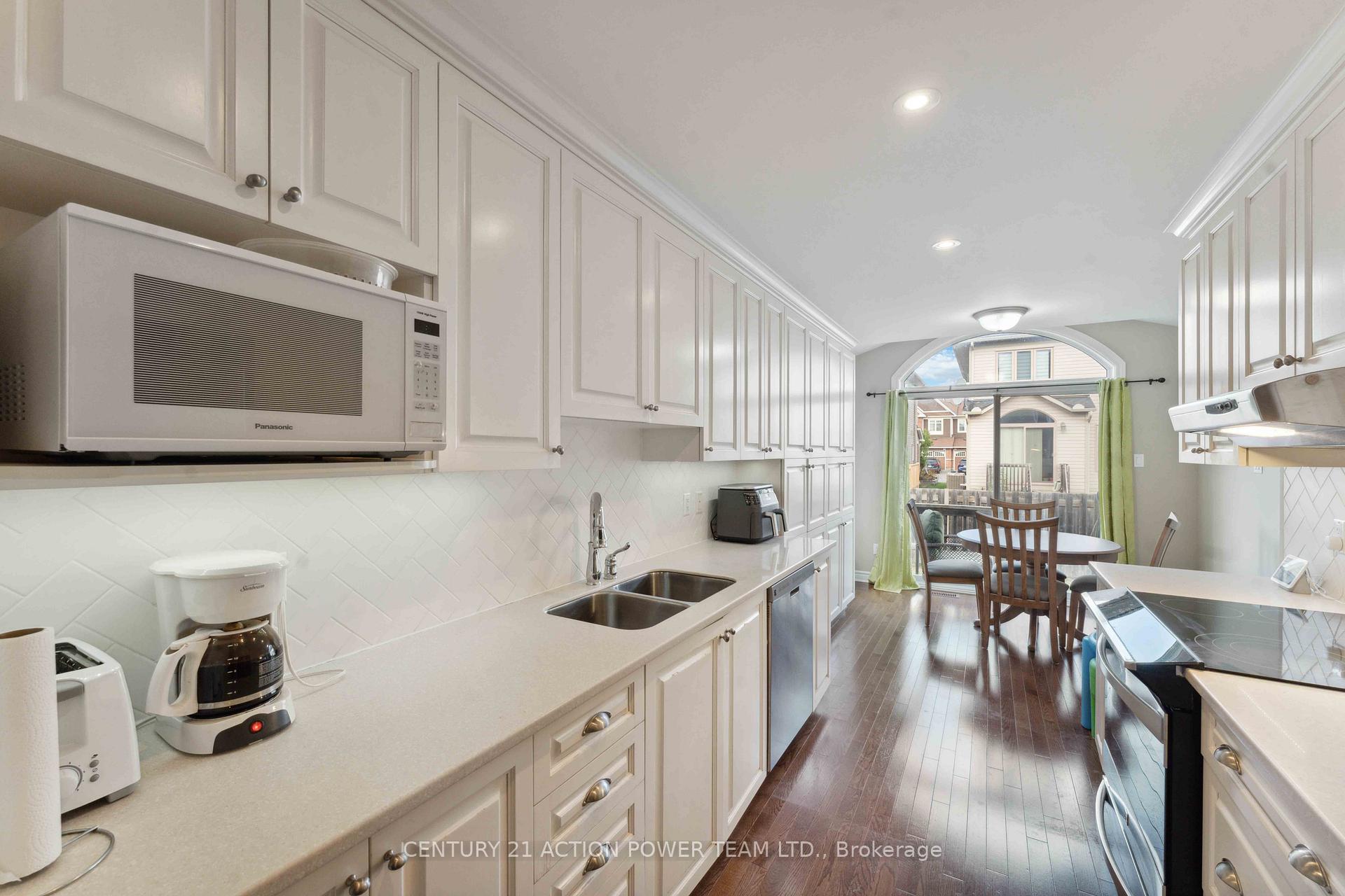 Photo 14 of 812 Ashenvale Way, Ottawa, Avalon East — HOMEH