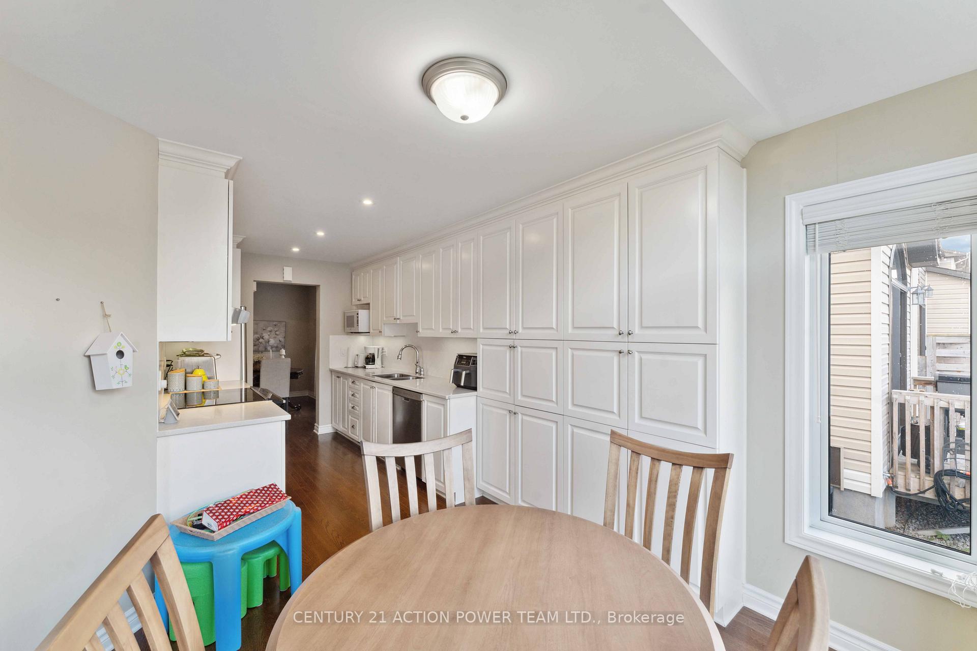 Photo 22 of 812 Ashenvale Way, Ottawa, Avalon East — HOMEH