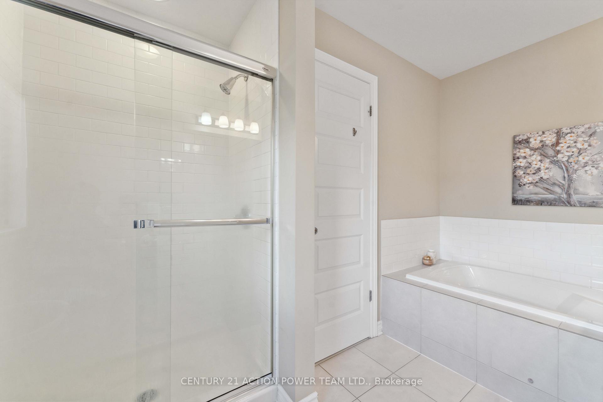 Photo 32 of 812 Ashenvale Way, Ottawa, Avalon East — HOMEH