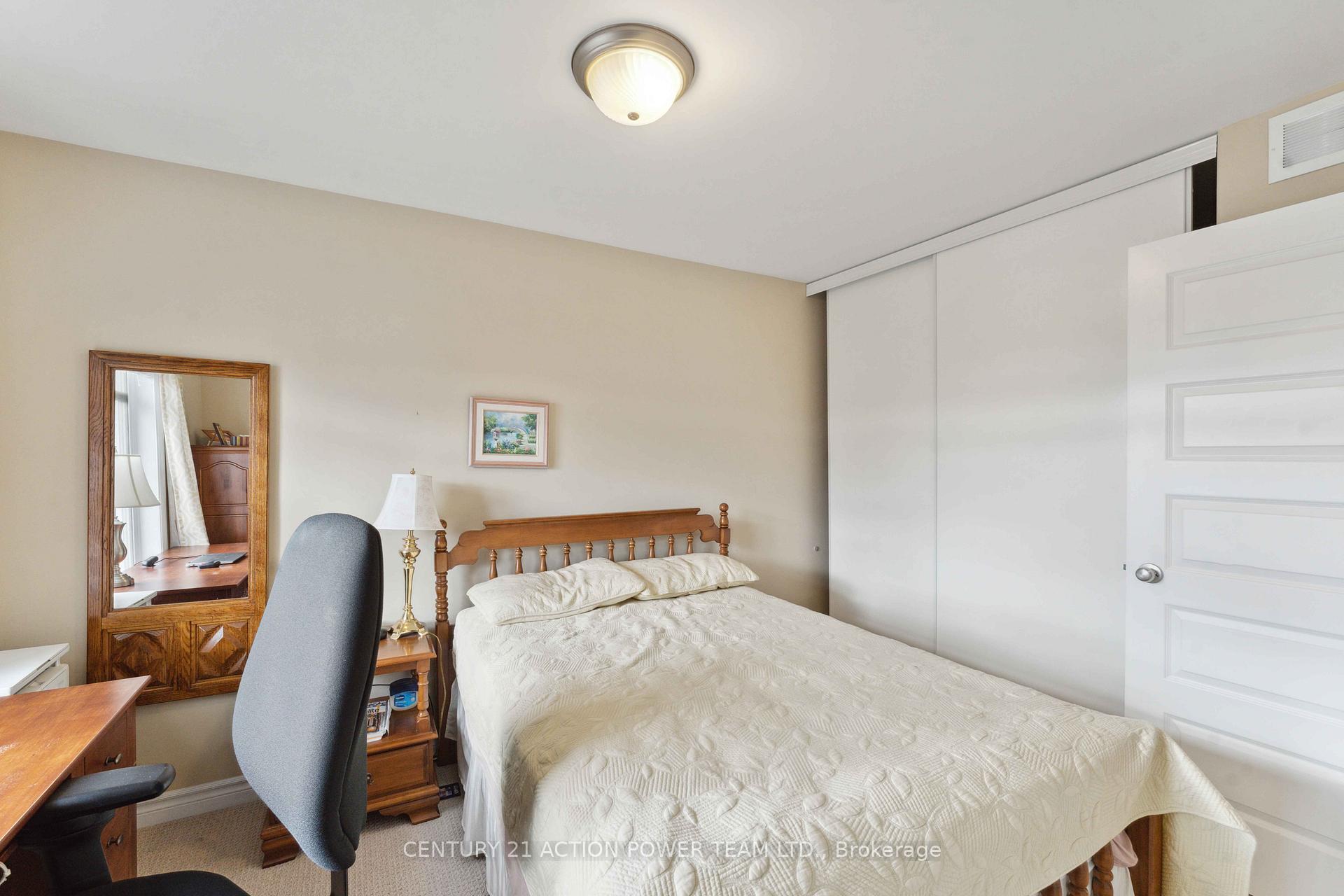 Photo 38 of 812 Ashenvale Way, Ottawa, Avalon East — HOMEH