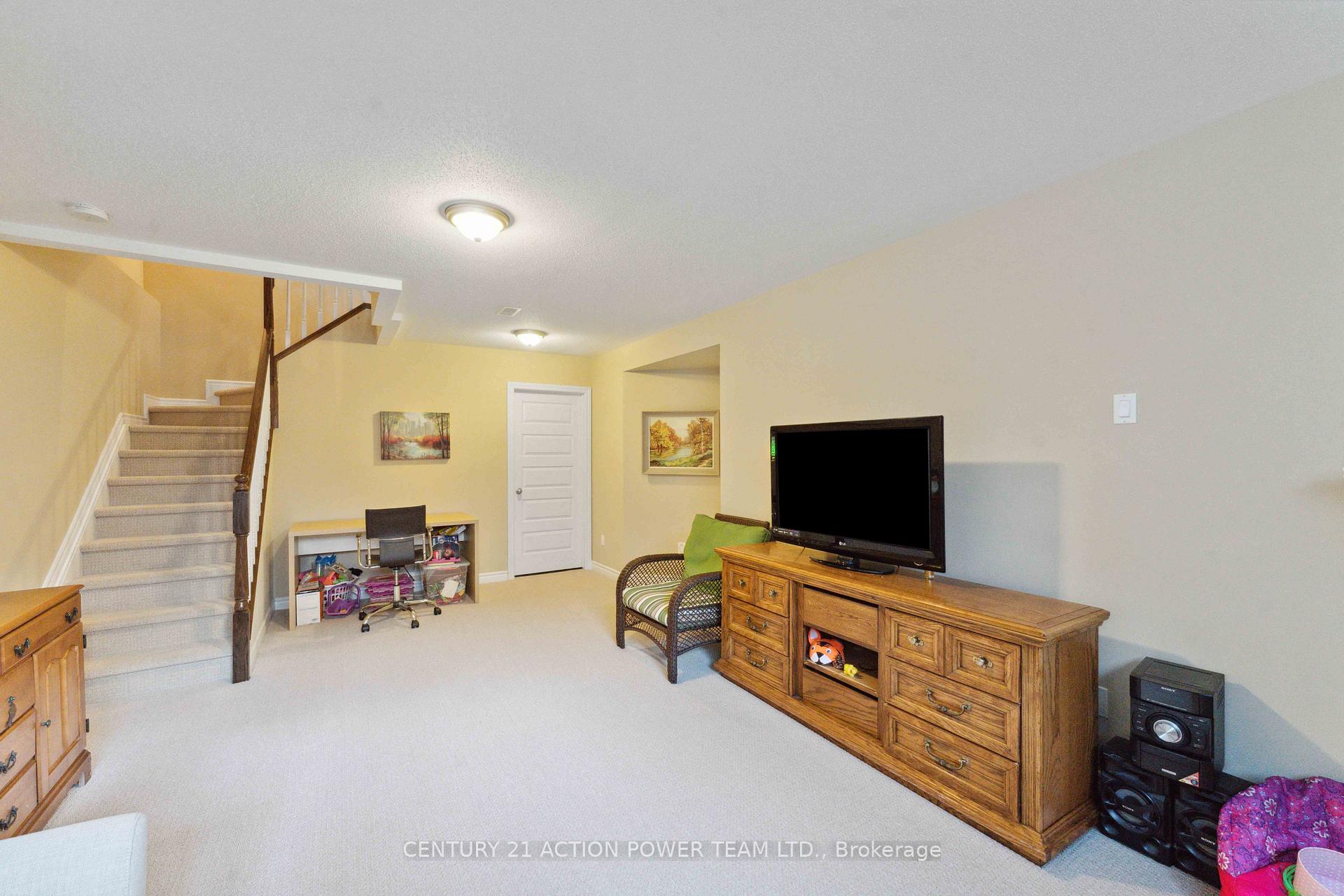 Photo 46 of 812 Ashenvale Way, Ottawa, Avalon East — HOMEH