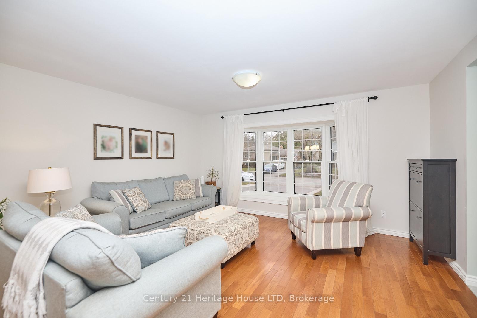 Photo 9 of 5 Brookbank Cres, Pelham, Fonthill — HOMEH