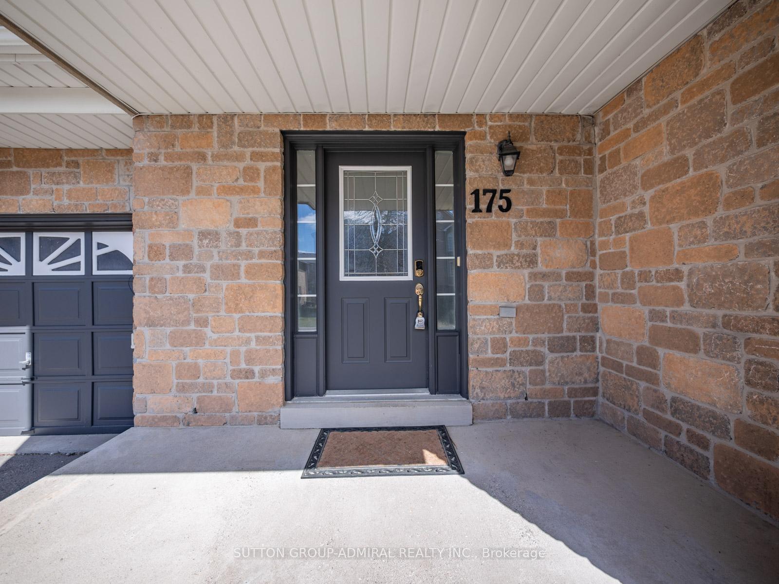 Photo 3 of 175 Gail Parks Crescent, Newmarket, Woodland Hill — HOMEH