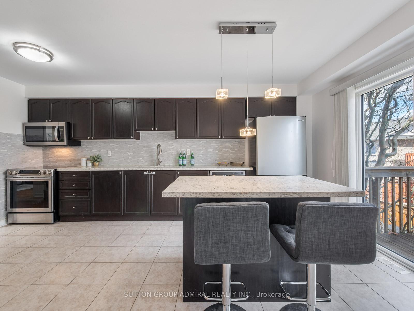 Photo 16 of 175 Gail Parks Crescent, Newmarket, Woodland Hill — HOMEH