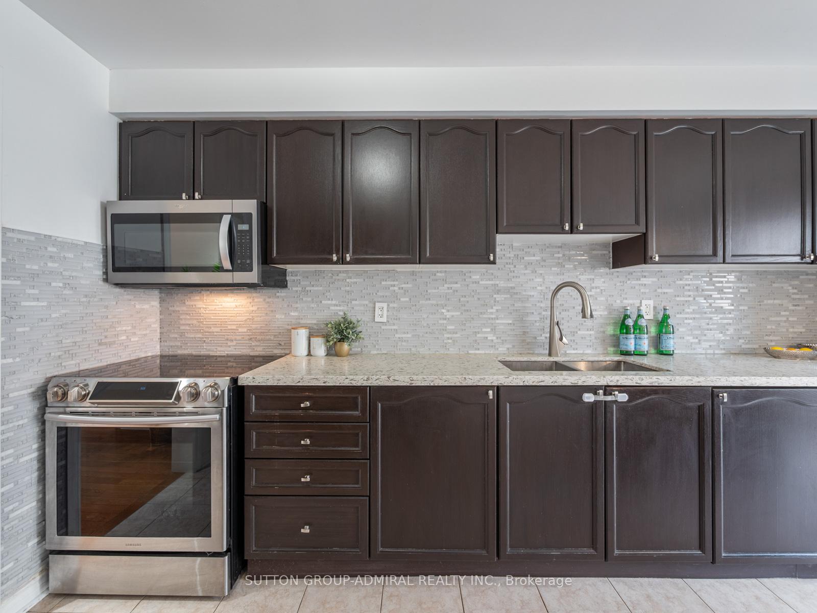 Photo 18 of 175 Gail Parks Crescent, Newmarket, Woodland Hill — HOMEH