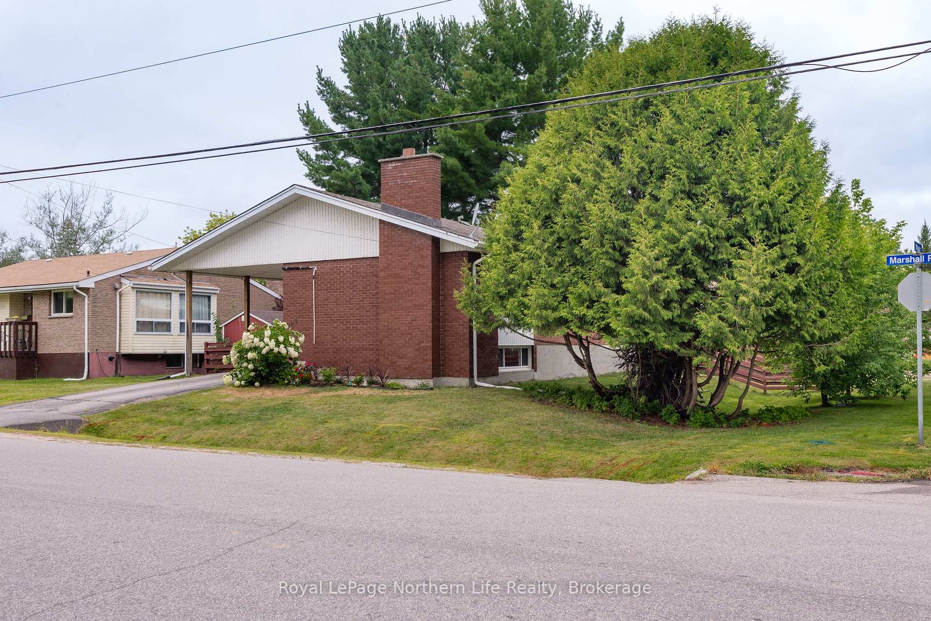 Photo 3 of 129 Marshall Park Drive, North Bay, Ferris — HOMEH