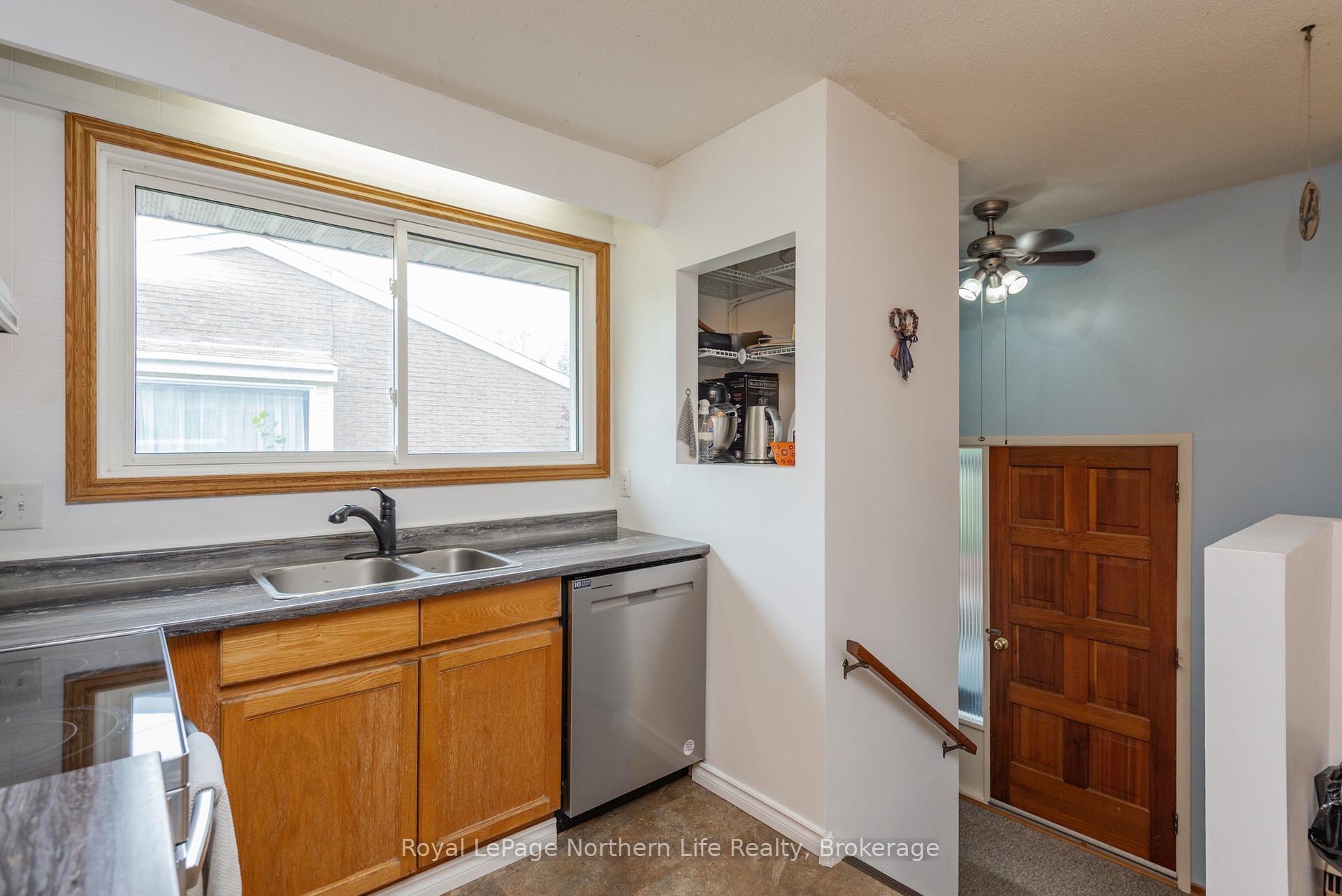 Photo 17 of 129 Marshall Park Drive, North Bay, Ferris — HOMEH