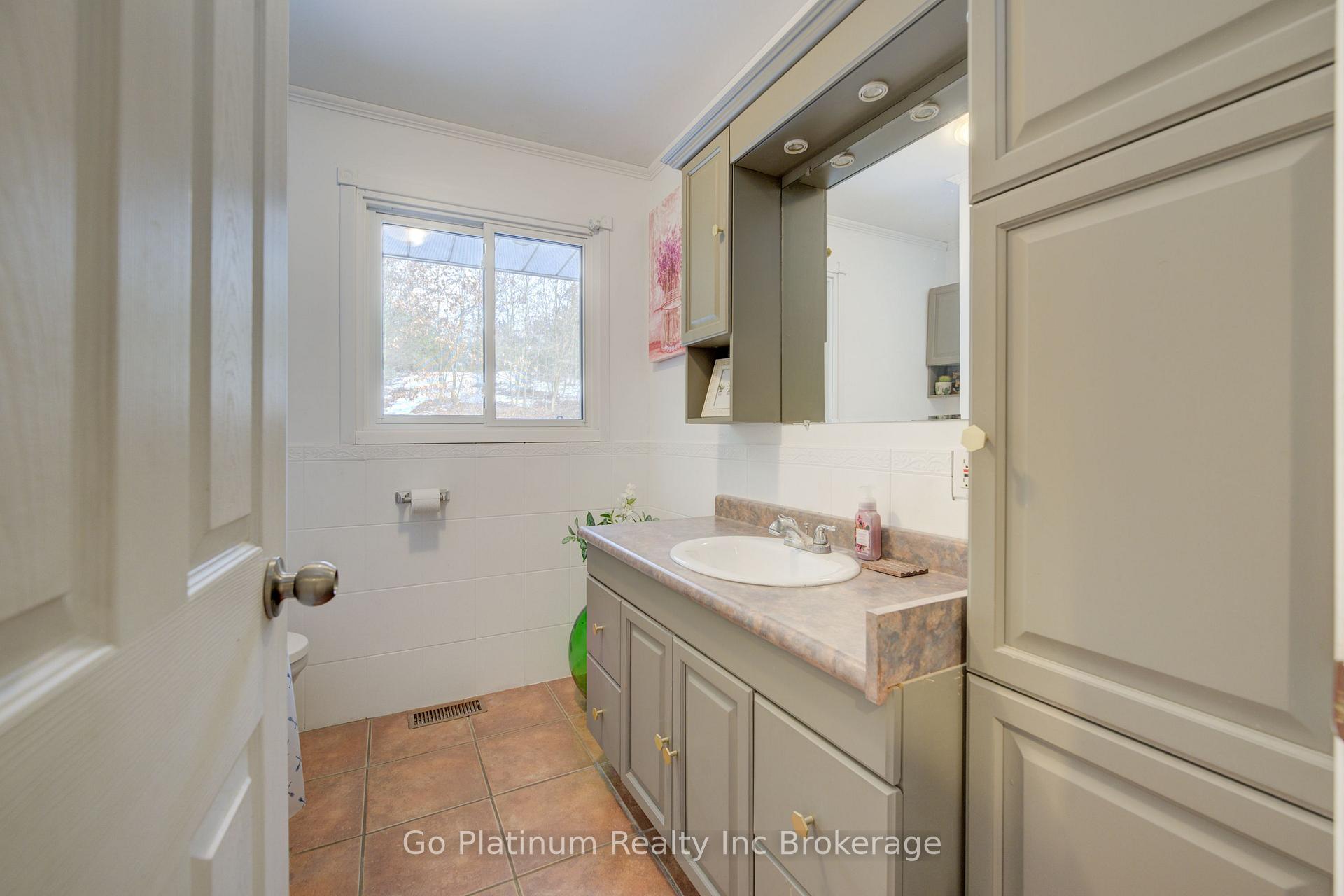 Photo 17 of 457 Mcdowell Rd E, Norfolk, Pine Grove — HOMEH