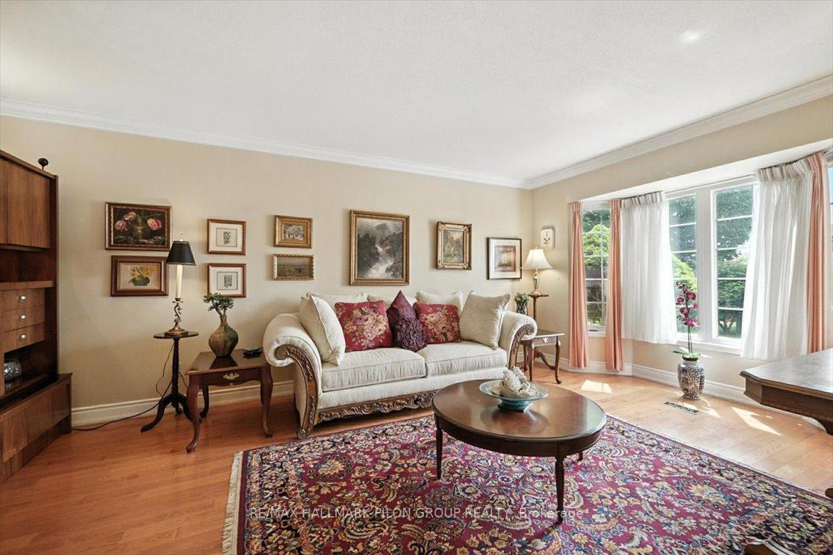Photo 3 of 1411 Bourcier Drive, Ottawa, Bilberry Creek/Queenswood Heights — HOMEH