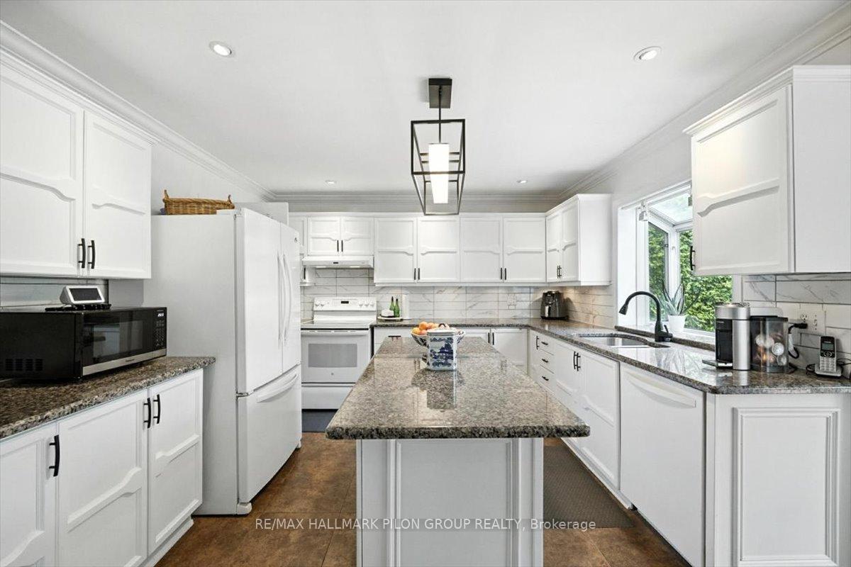 Photo 6 of 1411 Bourcier Drive, Ottawa, Bilberry Creek/Queenswood Heights — HOMEH
