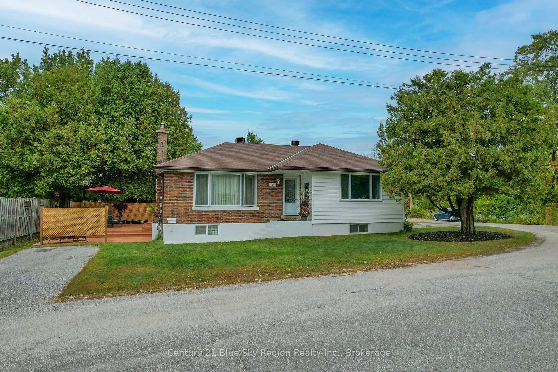 Photo 2 of 184 Lake Street, North Bay, West End — HOMEH