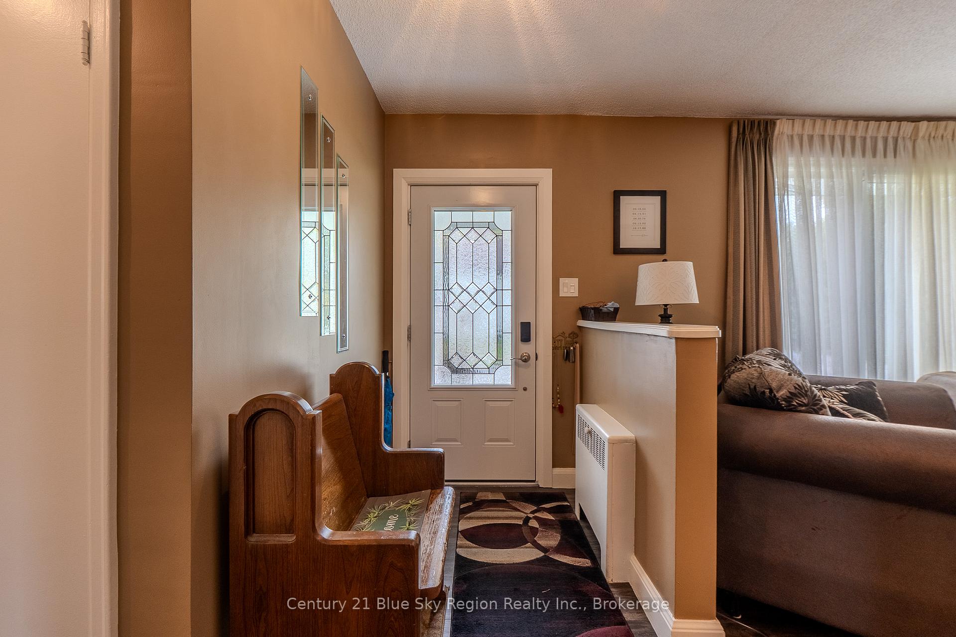 Photo 3 of 184 Lake Street, North Bay, West End — HOMEH