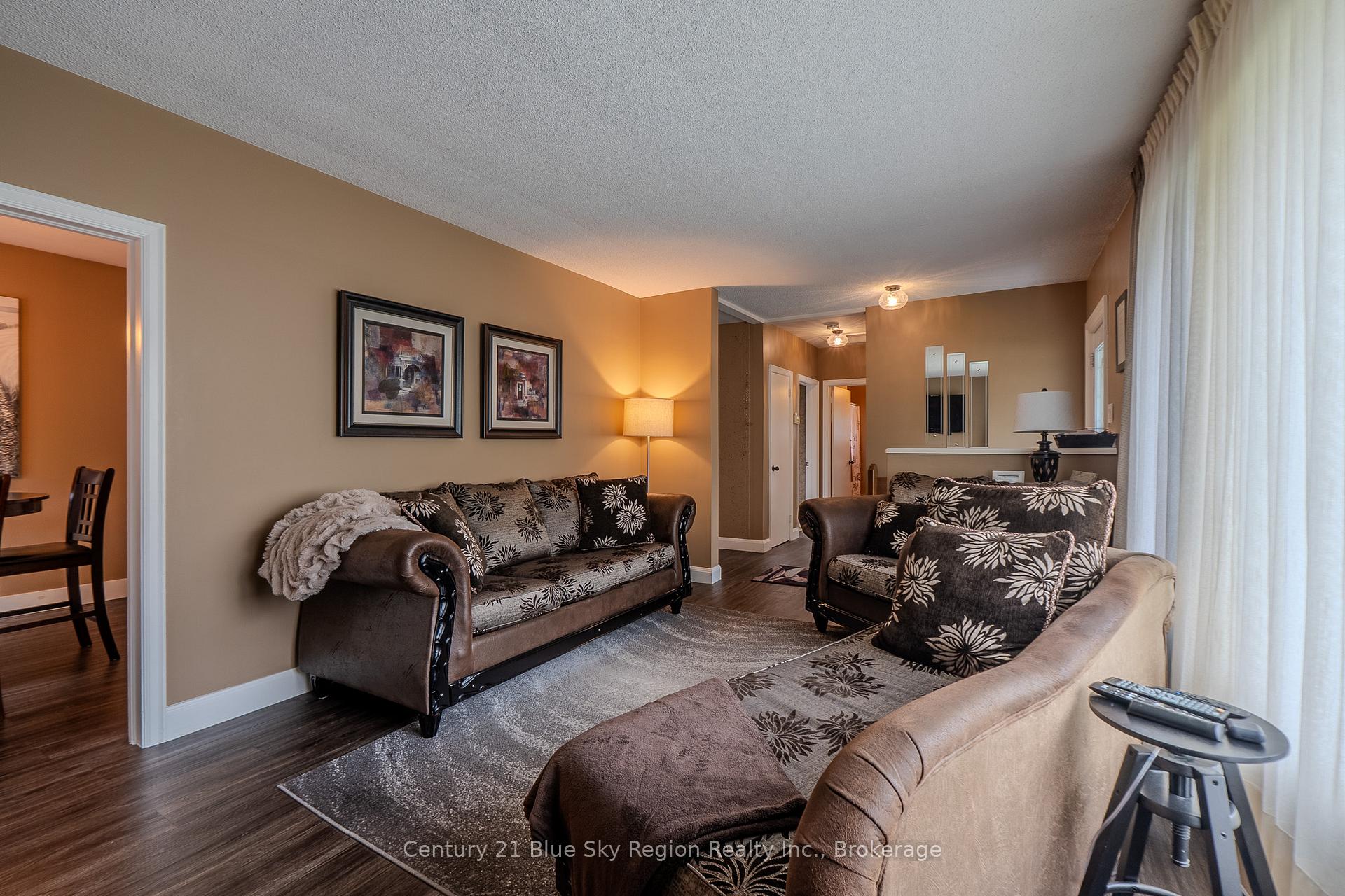 Photo 6 of 184 Lake Street, North Bay, West End — HOMEH