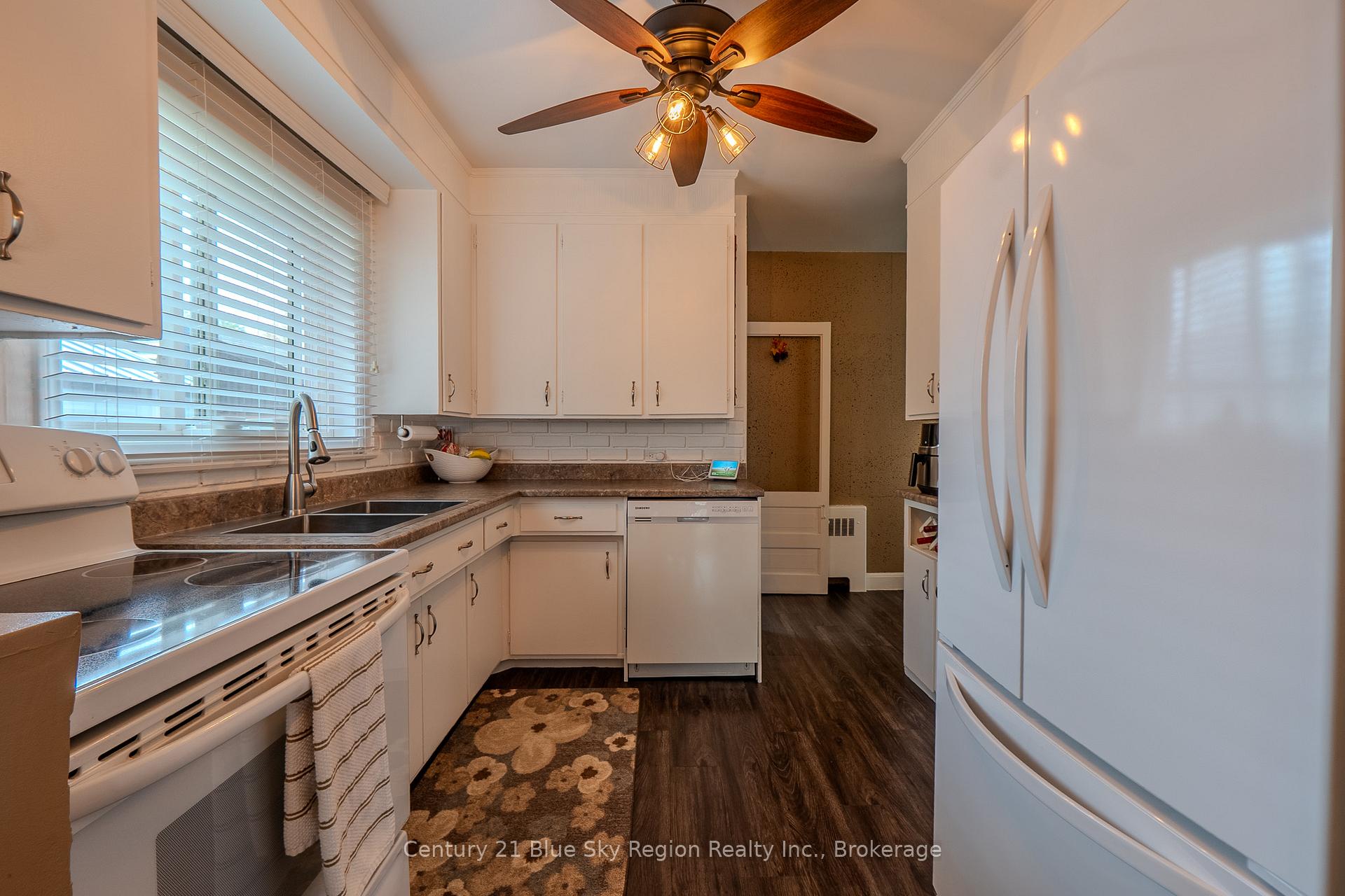 Photo 10 of 184 Lake Street, North Bay, West End — HOMEH
