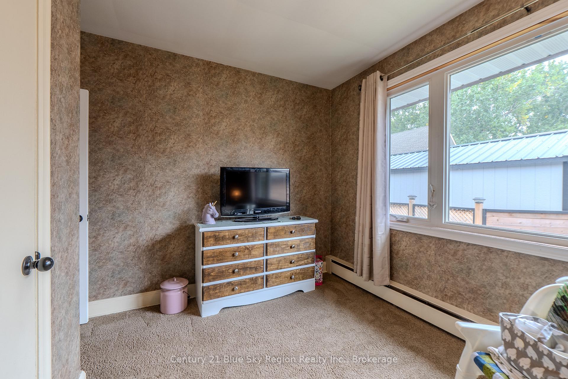 Photo 21 of 184 Lake Street, North Bay, West End — HOMEH