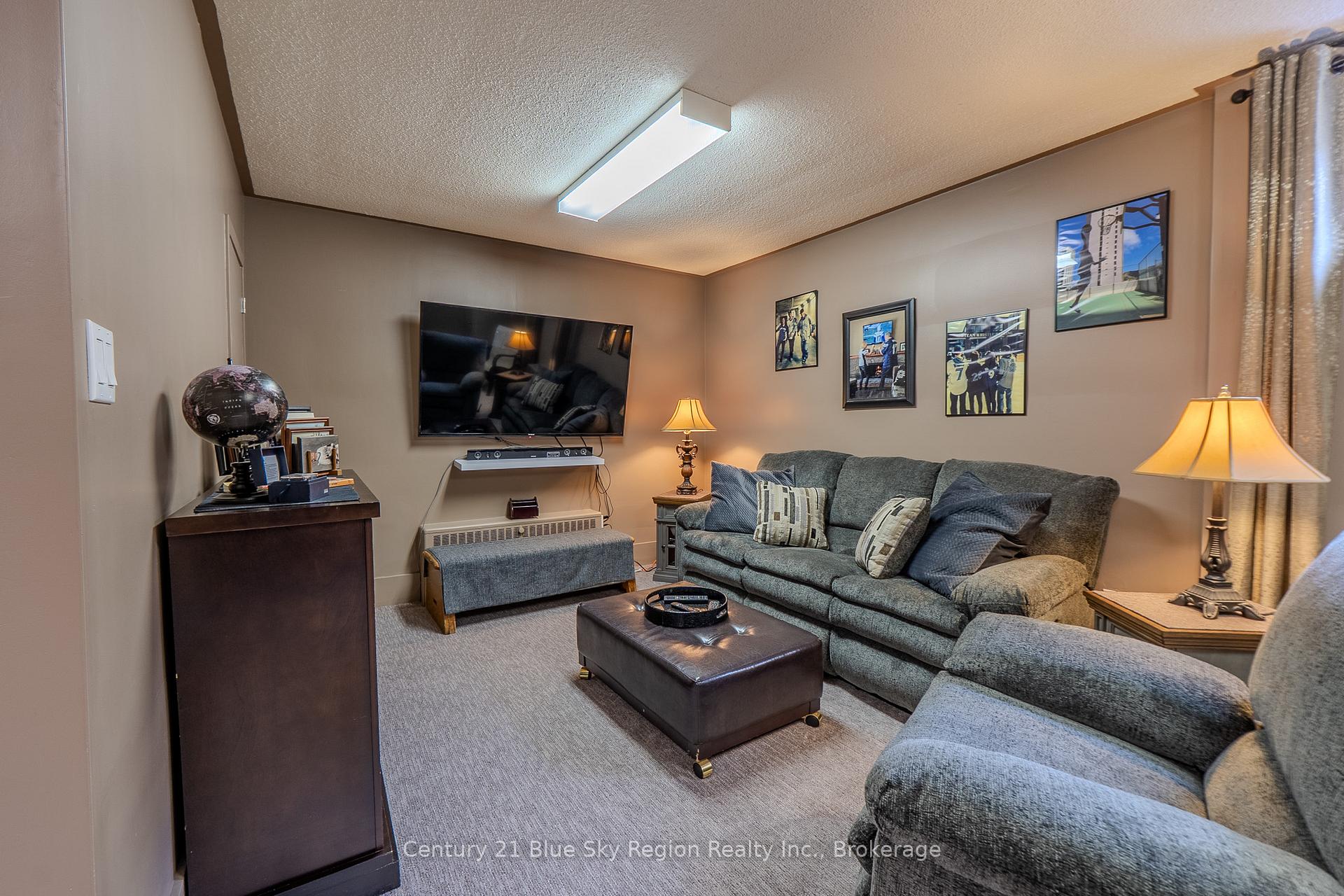 Photo 23 of 184 Lake Street, North Bay, West End — HOMEH