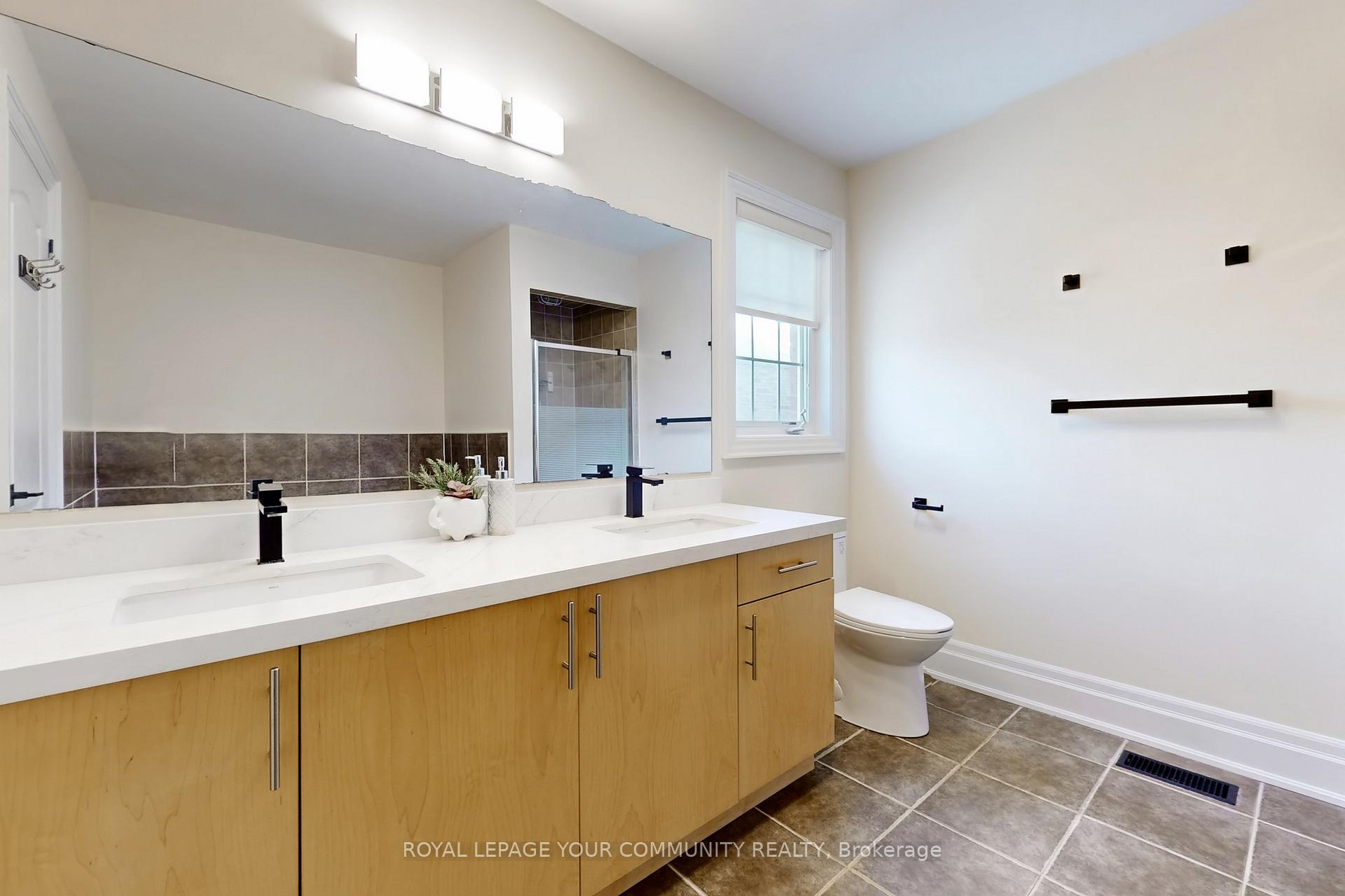 Photo 24 of 861 Oaktree Crescent, Newmarket, Summerhill Estates — HOMEH