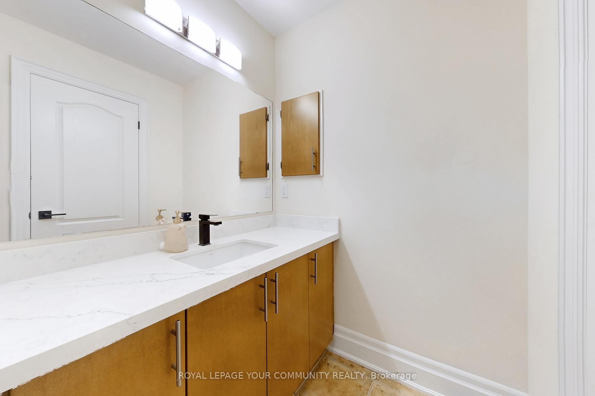 Photo 31 of 861 Oaktree Crescent, Newmarket, Summerhill Estates — HOMEH