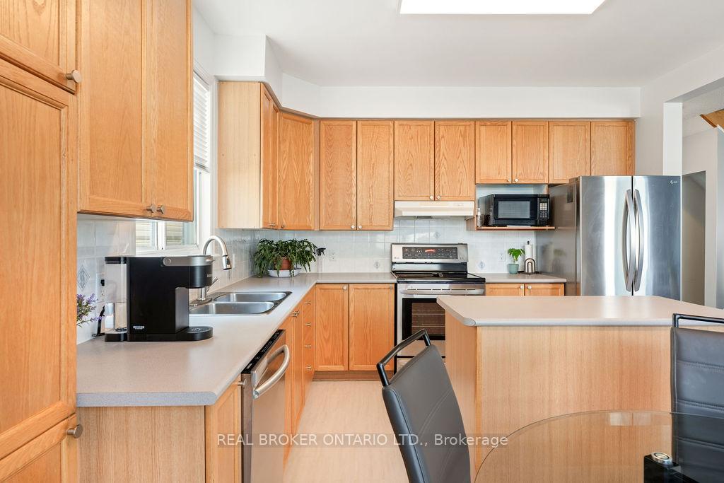 Photo 13 of 905 Balzac Lane, Ottawa, Notting Hill/Summerside — HOMEH
