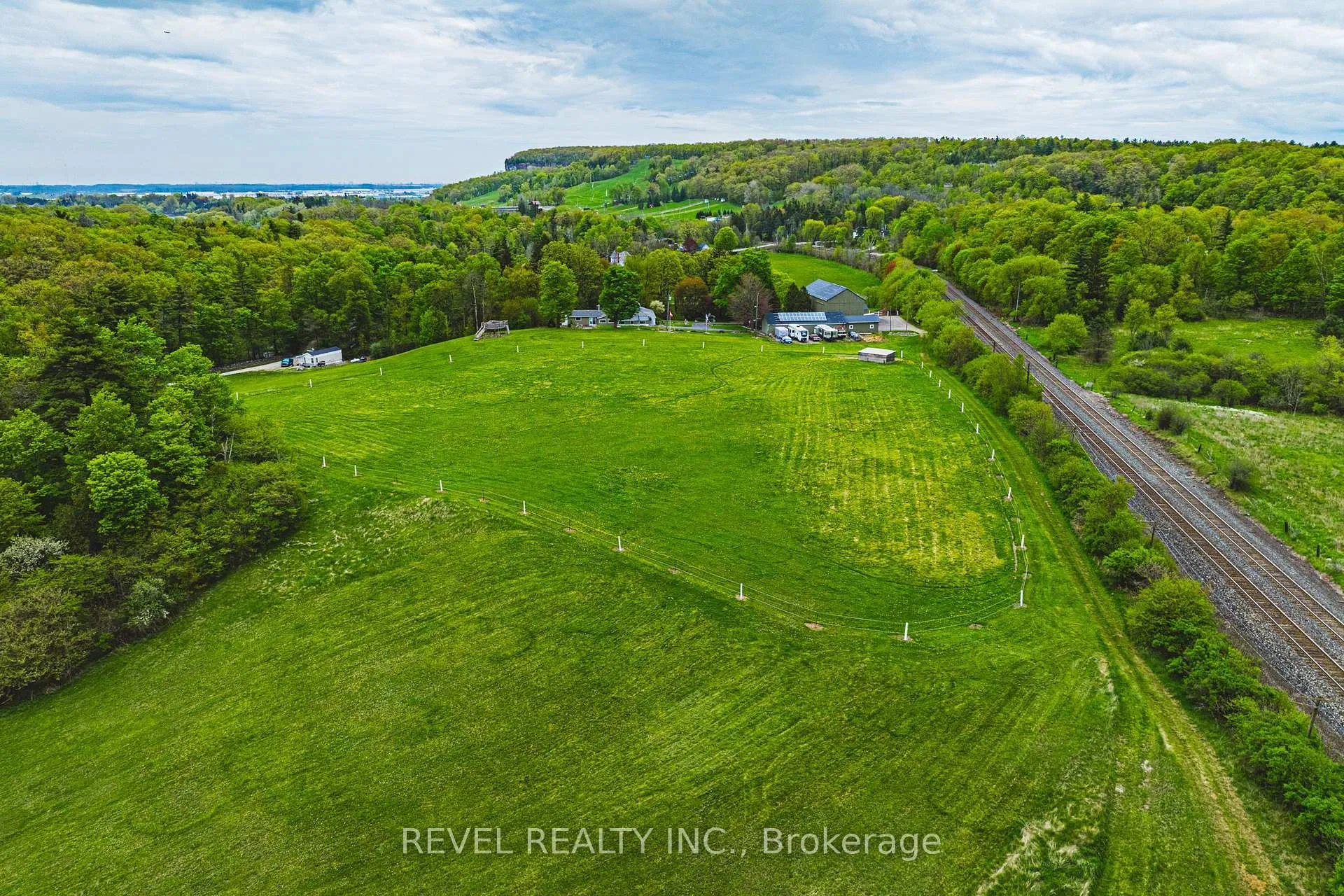 Photo 11 of 8546 Appleby Line, Milton, Rural Milton West — HOMEH