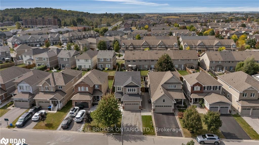 Photo 2 of 14 Jones Street, New Tecumseth, Alliston — HOMEH