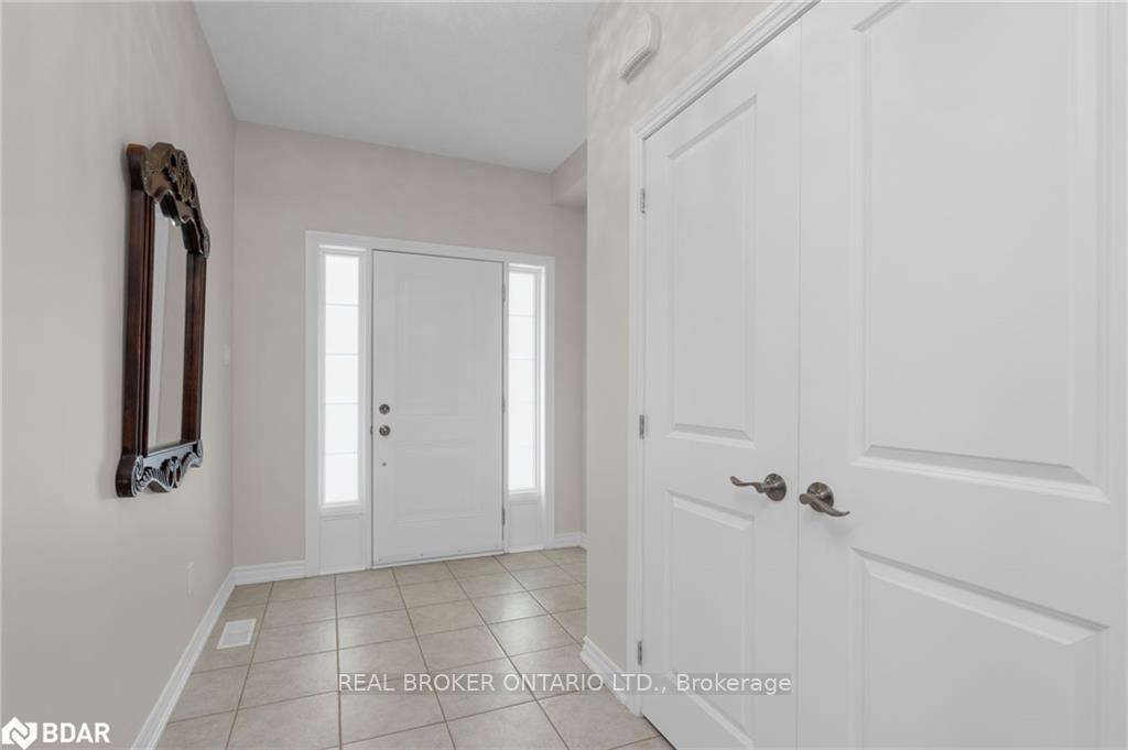 Photo 3 of 14 Jones Street, New Tecumseth, Alliston — HOMEH