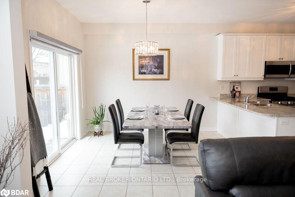 Photo 6 of 14 Jones Street, New Tecumseth, Alliston — HOMEH