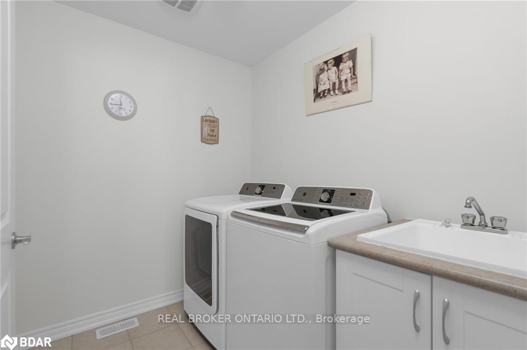 Photo 16 of 14 Jones Street, New Tecumseth, Alliston — HOMEH