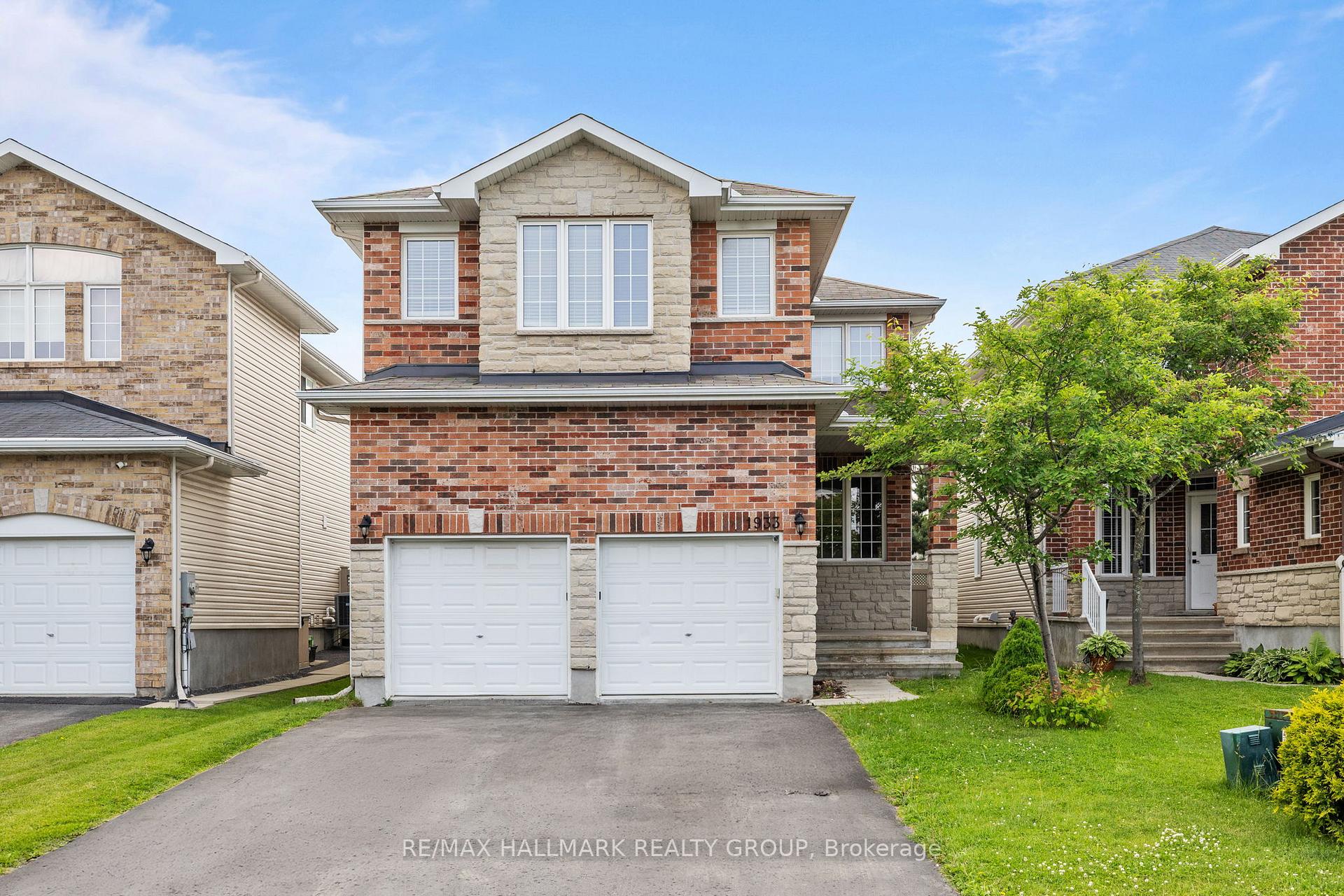 Photo 2 of 1933 Schroeder Crescent, Ottawa, Springridge/East Village — HOMEH
