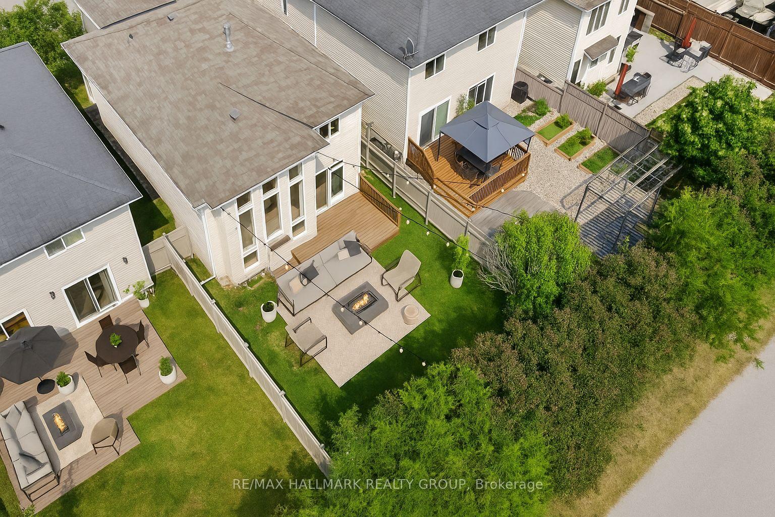 Photo 5 of 1933 Schroeder Crescent, Ottawa, Springridge/East Village — HOMEH