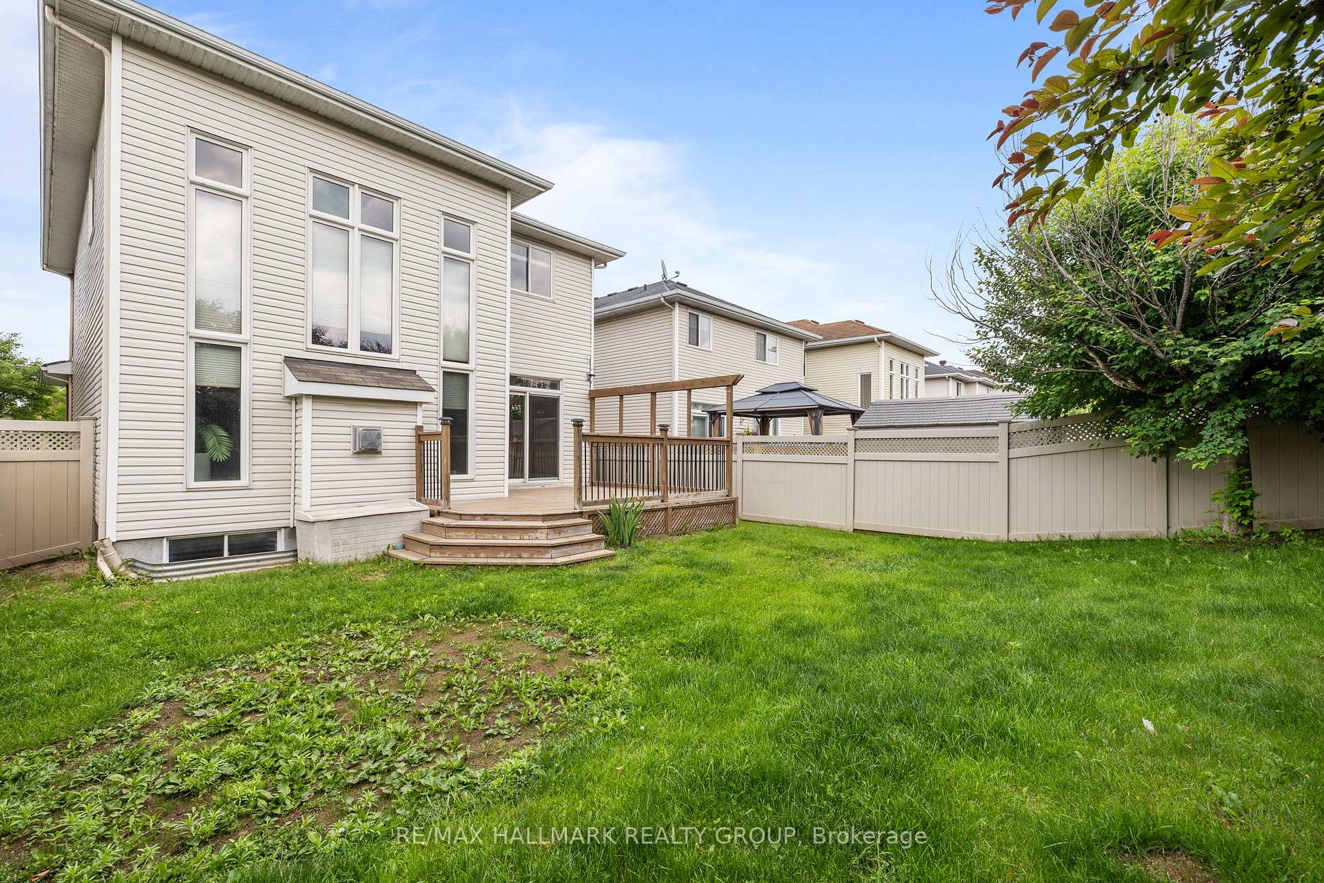 Photo 42 of 1933 Schroeder Crescent, Ottawa, Springridge/East Village — HOMEH
