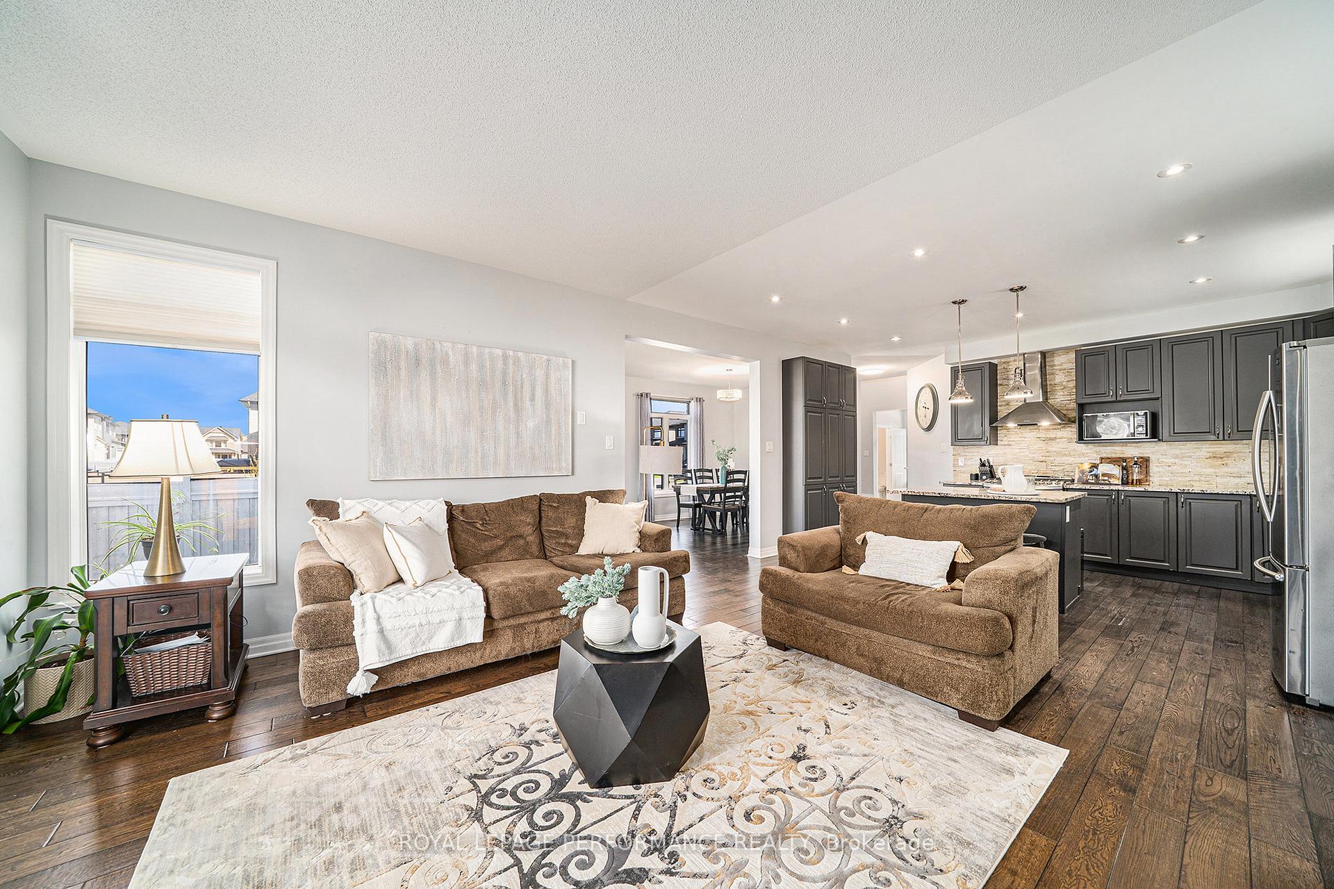 Photo 4 of 129 Winterhaven Drive, Ottawa, Mer Bleue/Bradley Estates/Anderson Park — HOMEH