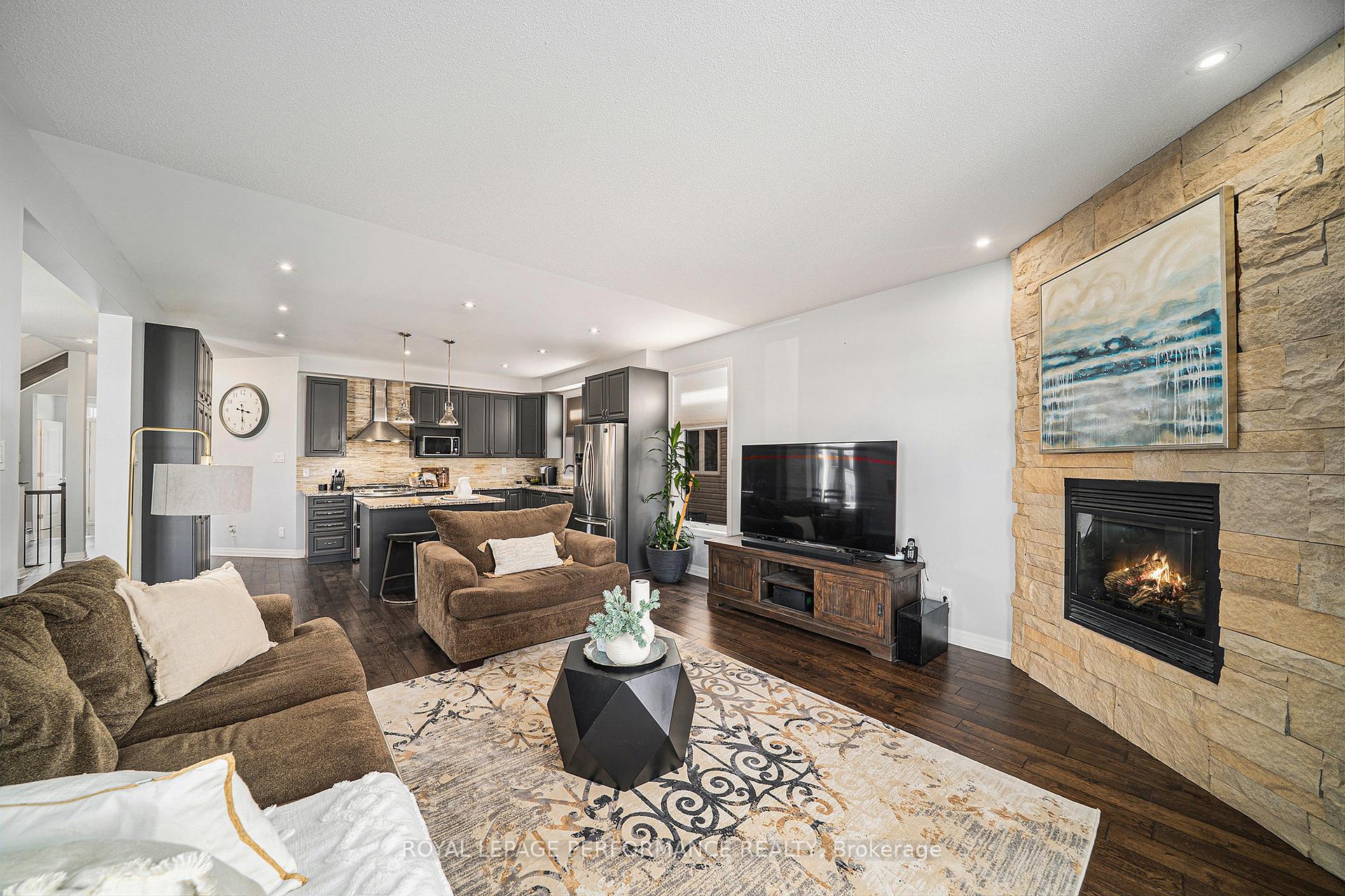 Photo 5 of 129 Winterhaven Drive, Ottawa, Mer Bleue/Bradley Estates/Anderson Park — HOMEH