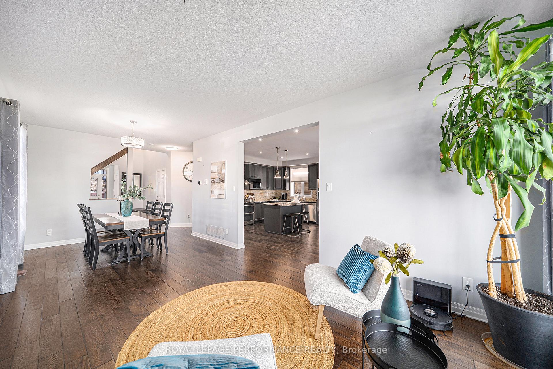 Photo 8 of 129 Winterhaven Drive, Ottawa, Mer Bleue/Bradley Estates/Anderson Park — HOMEH