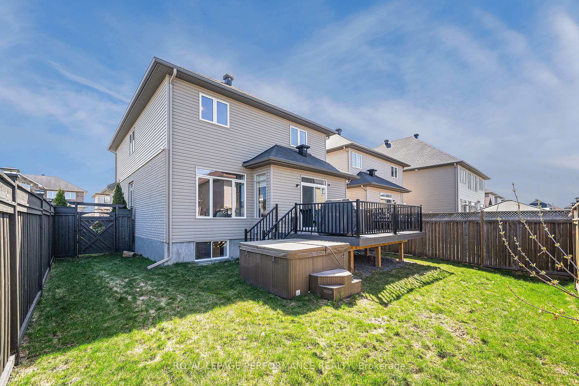 Photo 24 of 129 Winterhaven Drive, Ottawa, Mer Bleue/Bradley Estates/Anderson Park — HOMEH