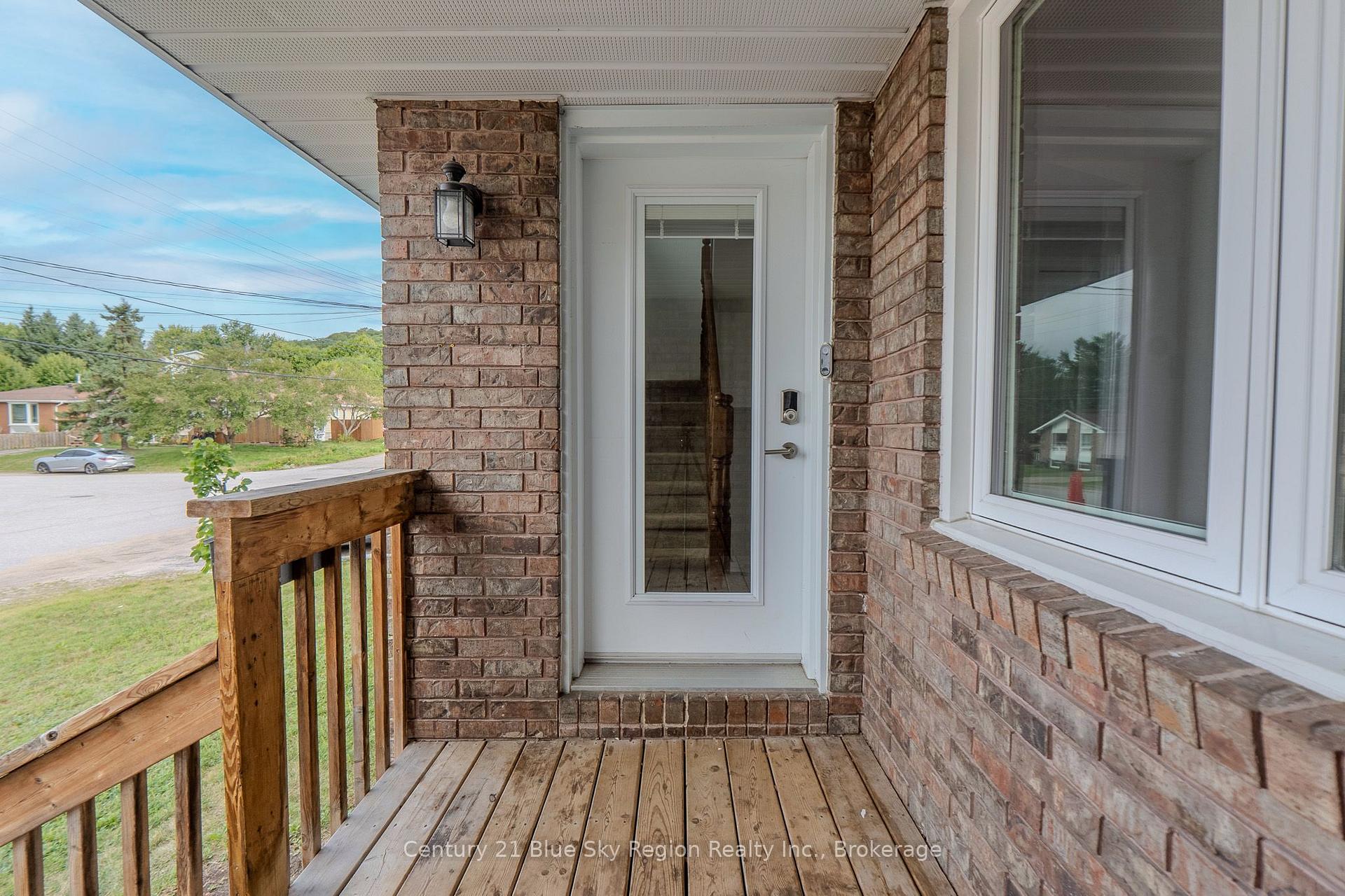 Photo 3 of 122 Johnston Road, North Bay, Widdifield — HOMEH