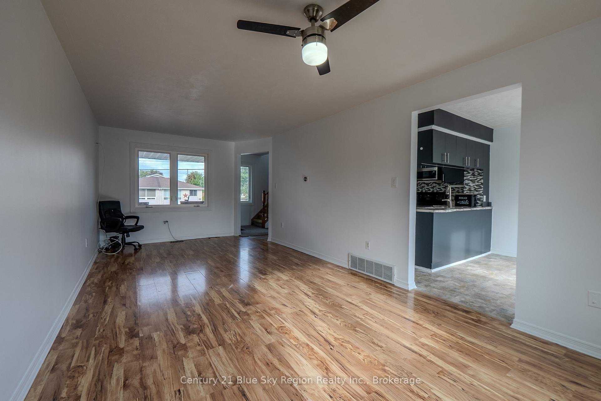 Photo 6 of 122 Johnston Road, North Bay, Widdifield — HOMEH