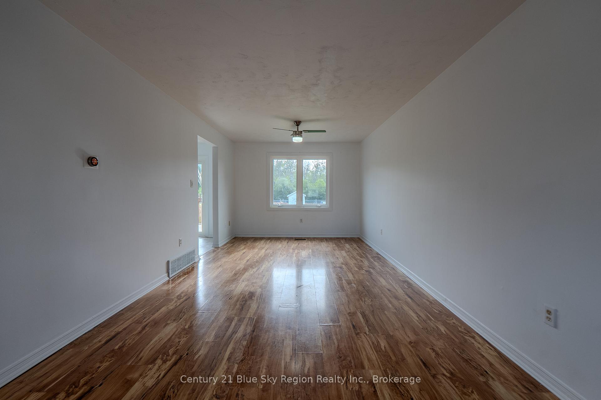Photo 8 of 122 Johnston Road, North Bay, Widdifield — HOMEH