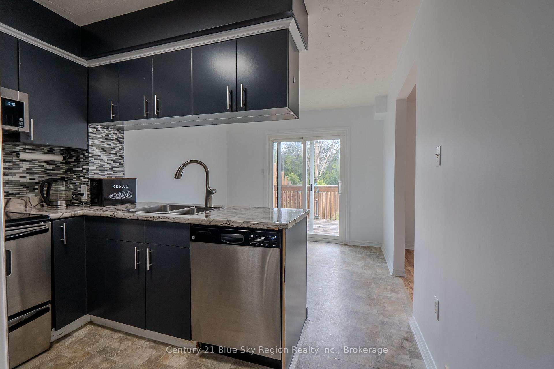 Photo 11 of 122 Johnston Road, North Bay, Widdifield — HOMEH