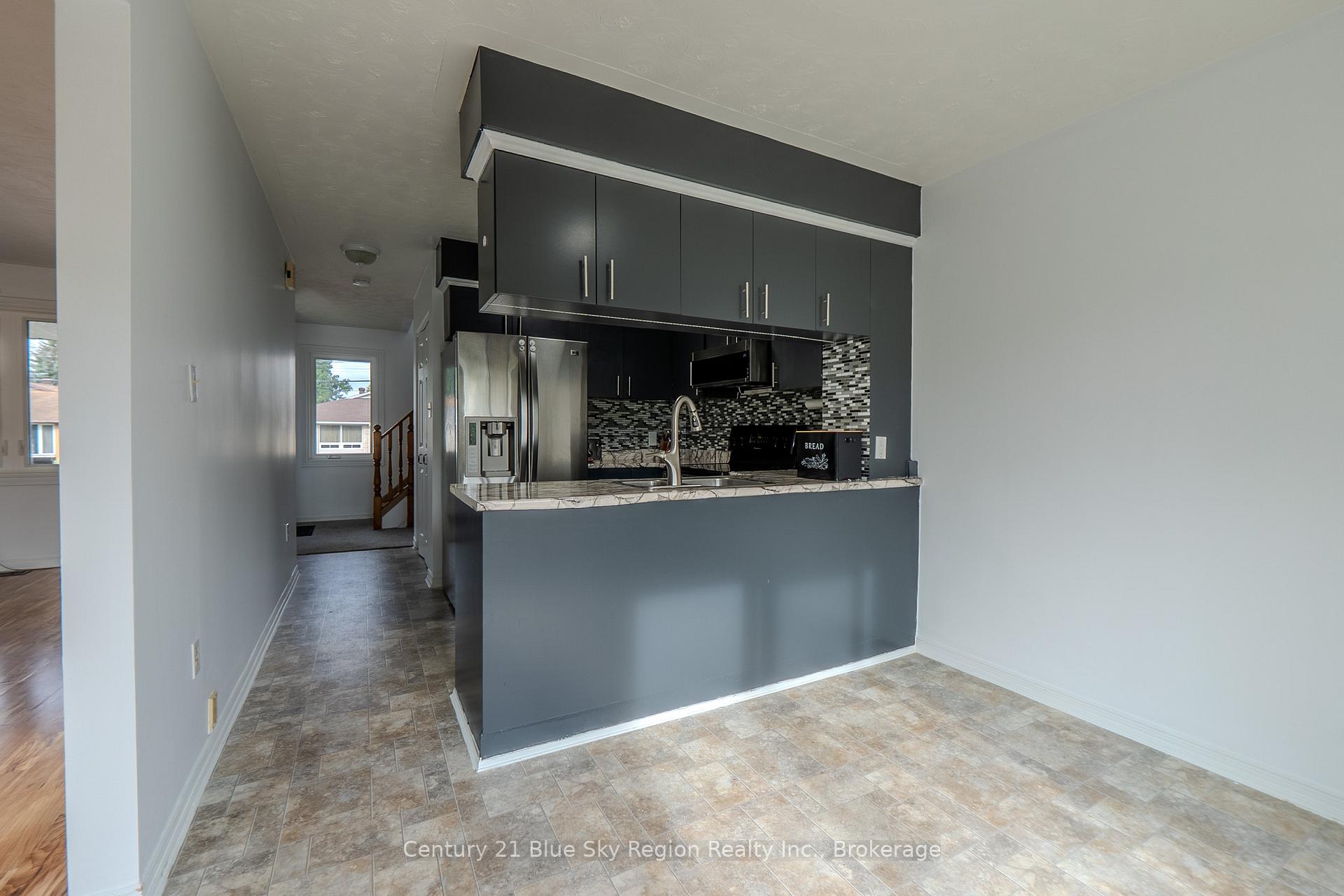 Photo 13 of 122 Johnston Road, North Bay, Widdifield — HOMEH
