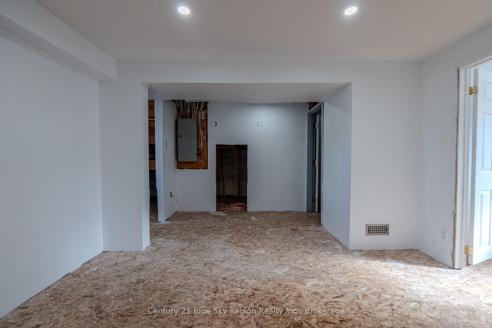 Photo 33 of 122 Johnston Road, North Bay, Widdifield — HOMEH