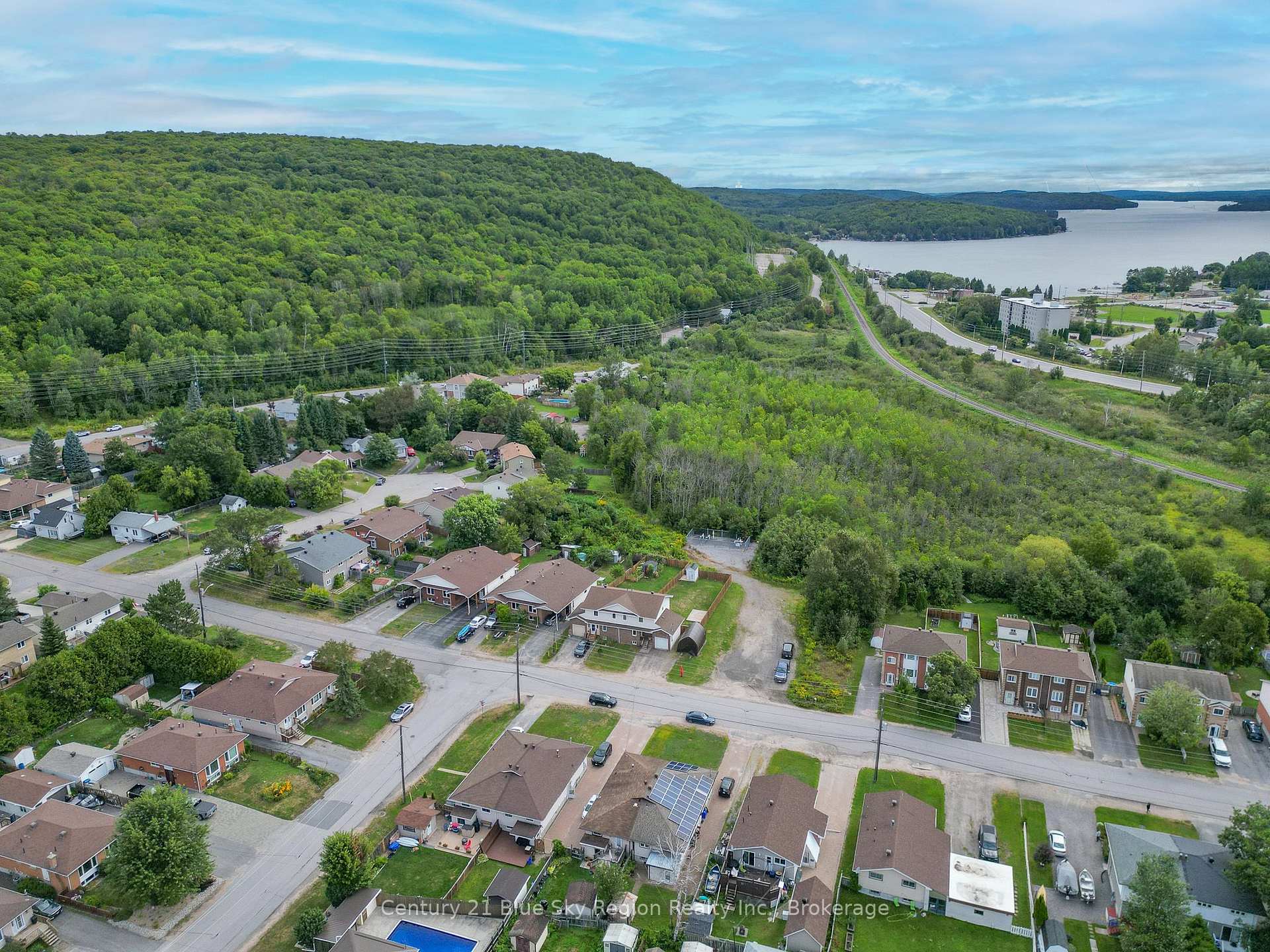 Photo 46 of 122 Johnston Road, North Bay, Widdifield — HOMEH
