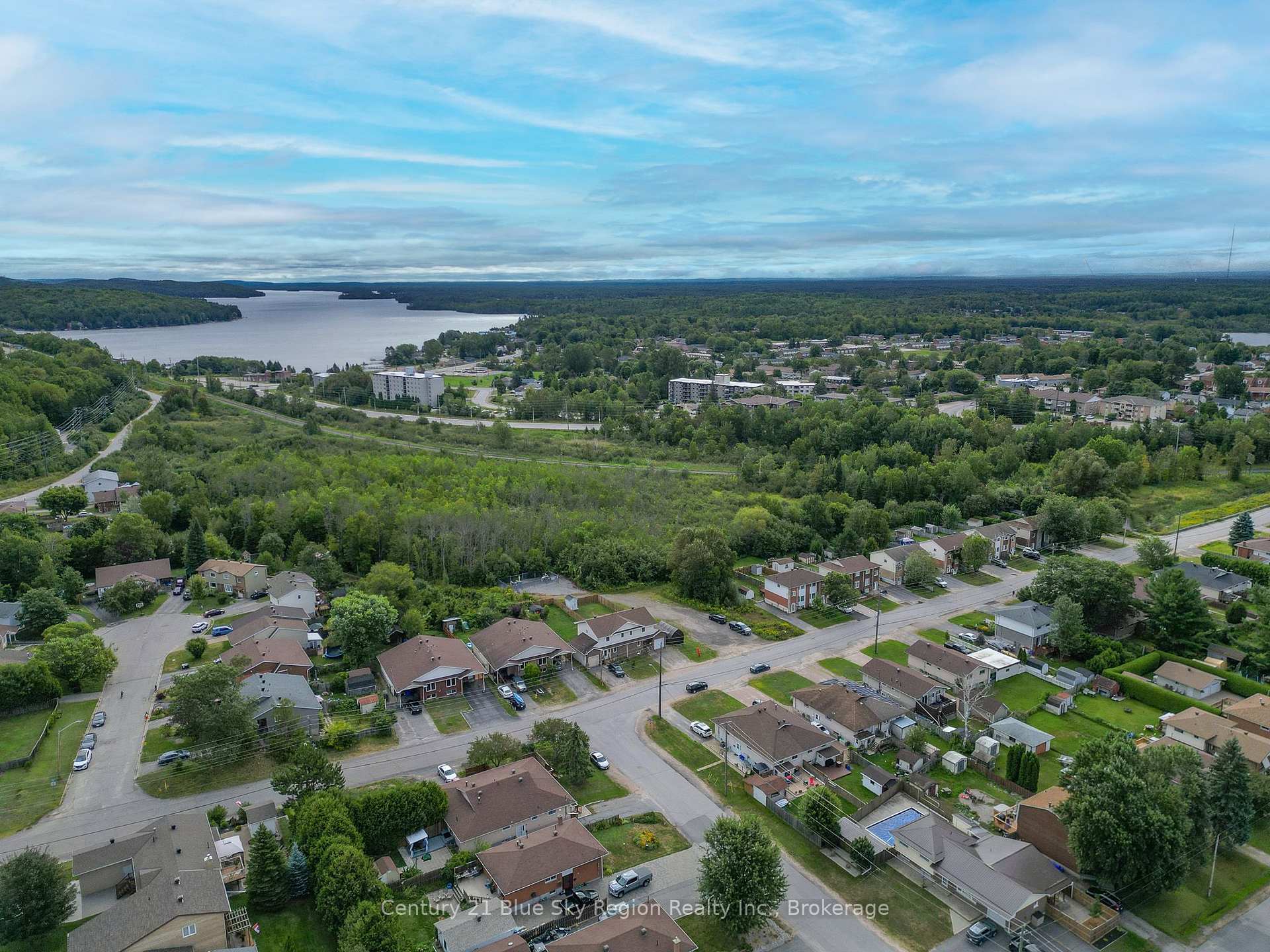 Photo 48 of 122 Johnston Road, North Bay, Widdifield — HOMEH