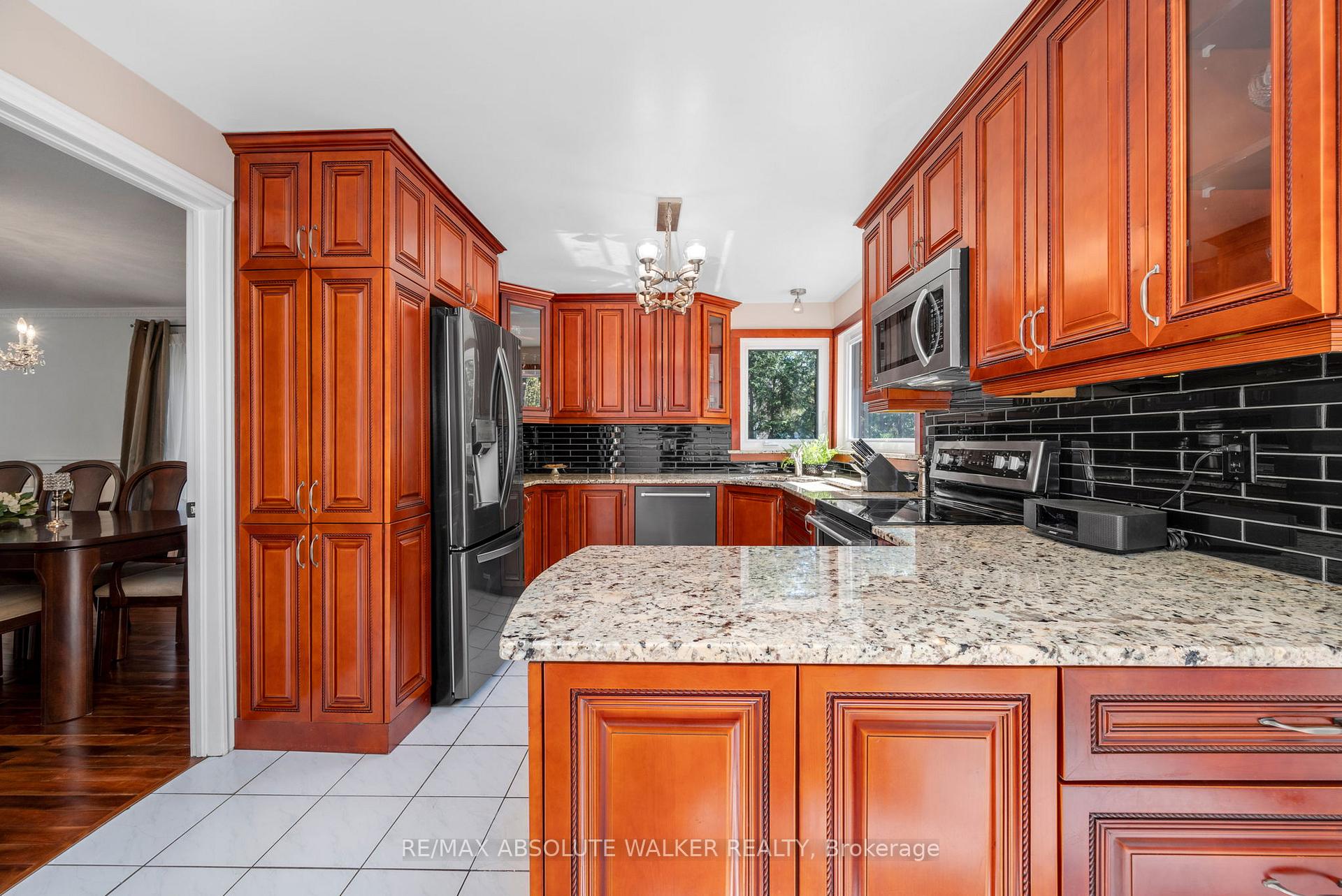 Photo 8 of 1901 Montereau Avenue, Ottawa, Chapel Hill — HOMEH