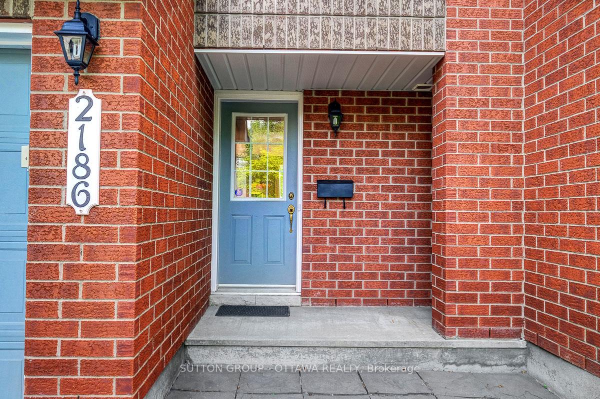 Photo 2 of 2186 Sunmeadow Street, Ottawa, Avalon East — HOMEH
