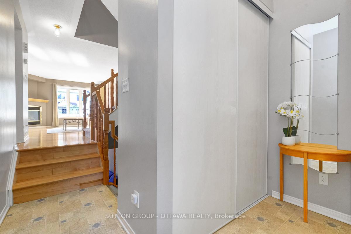 Photo 5 of 2186 Sunmeadow Street, Ottawa, Avalon East — HOMEH