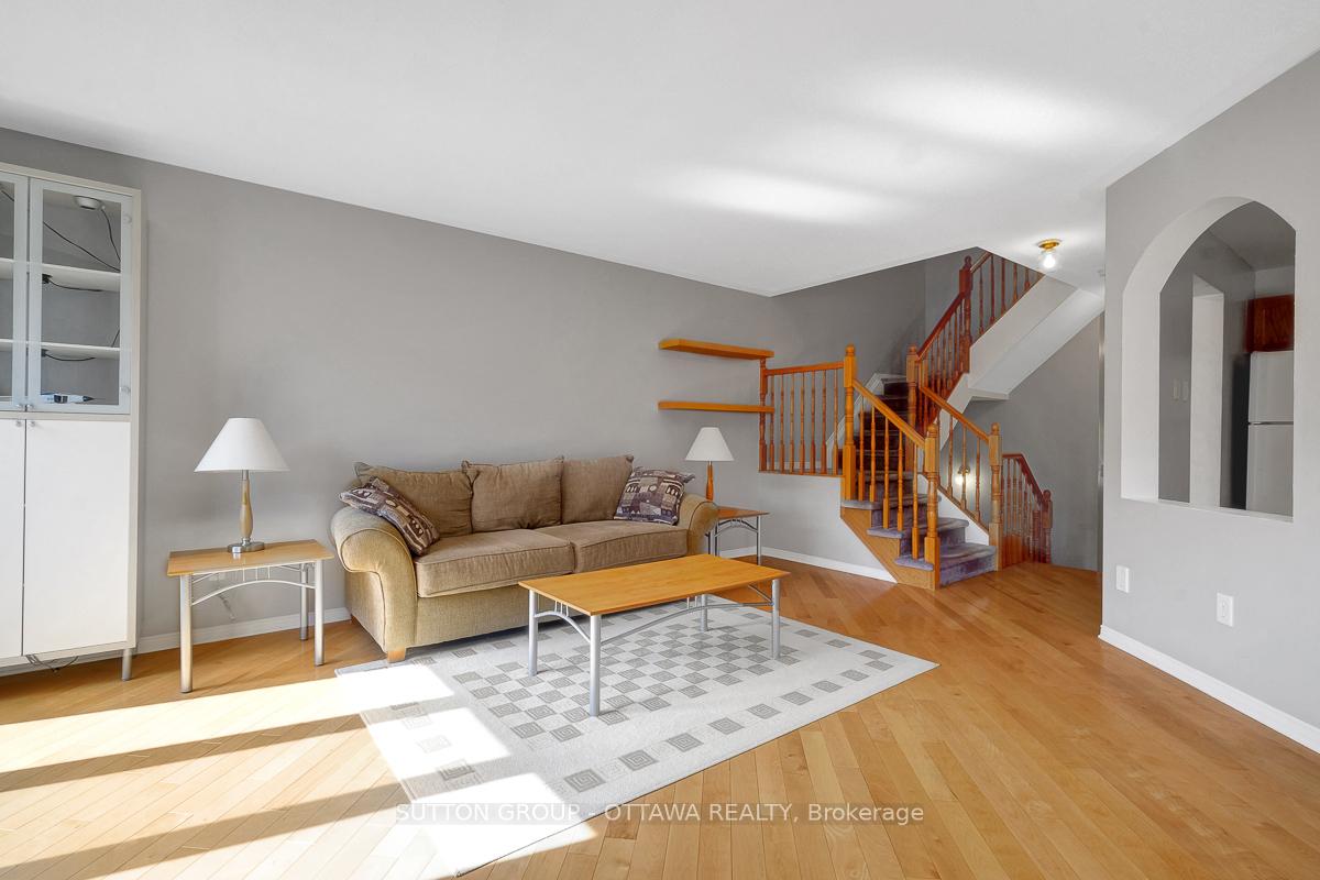 Photo 9 of 2186 Sunmeadow Street, Ottawa, Avalon East — HOMEH