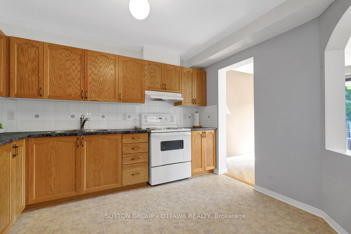 Photo 13 of 2186 Sunmeadow Street, Ottawa, Avalon East — HOMEH