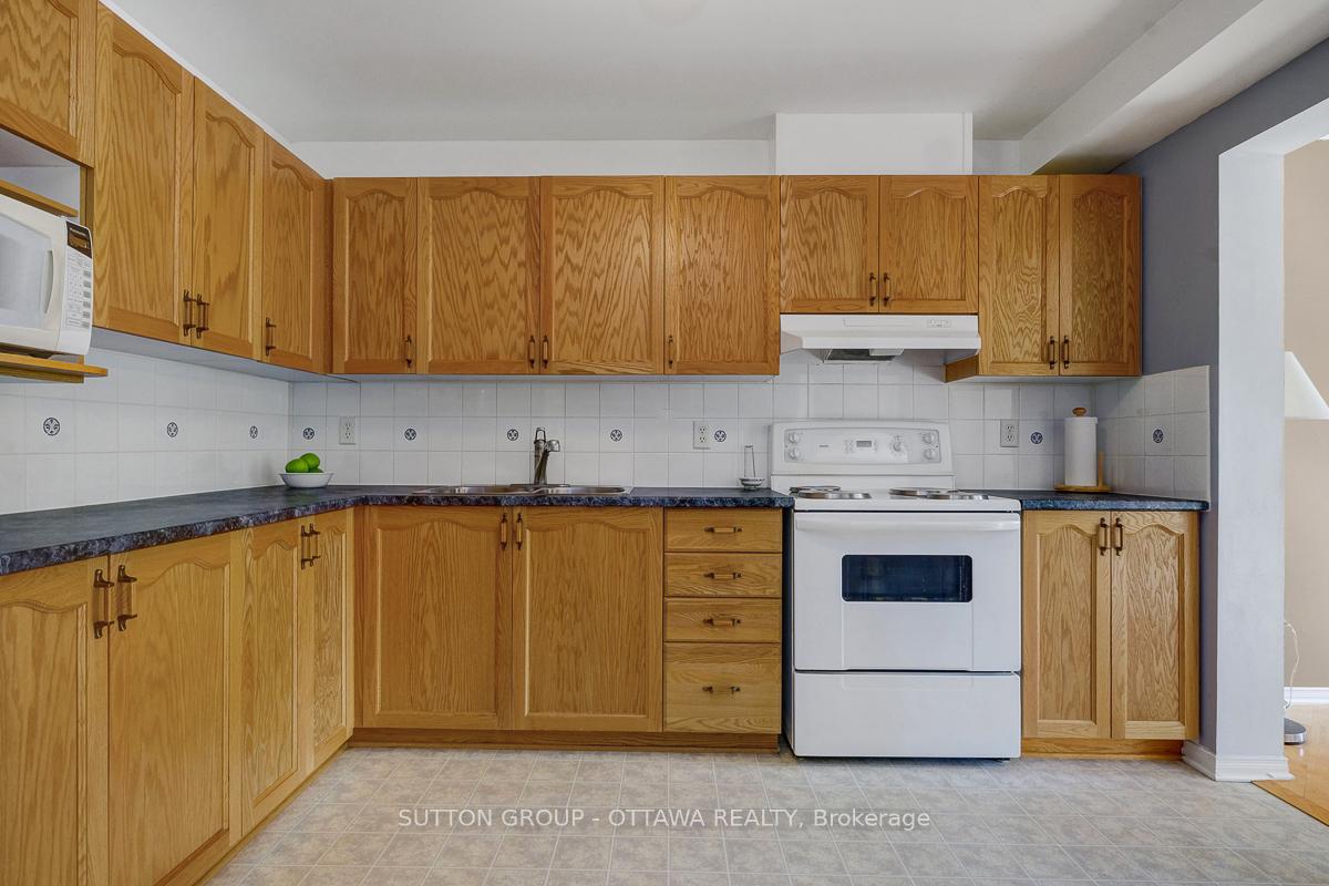 Photo 14 of 2186 Sunmeadow Street, Ottawa, Avalon East — HOMEH