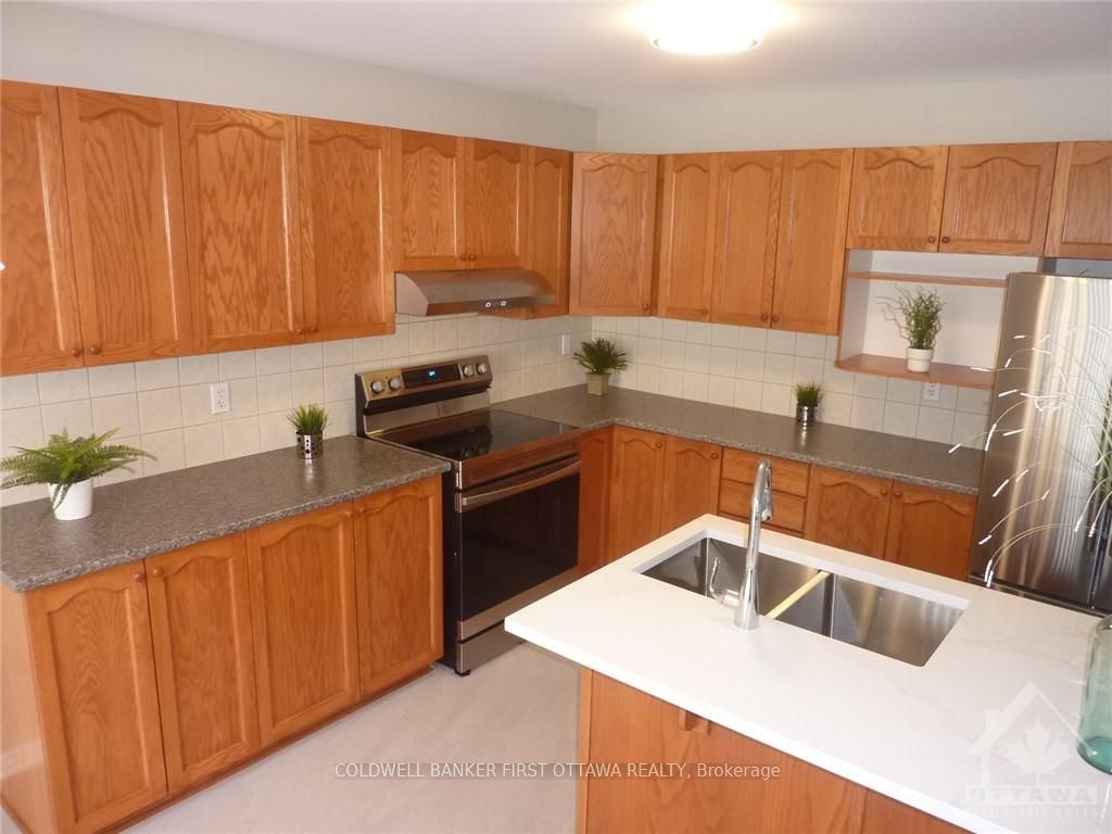 Photo 3 of 683 Aquaview Crescent, Ottawa, Avalon East — HOMEH